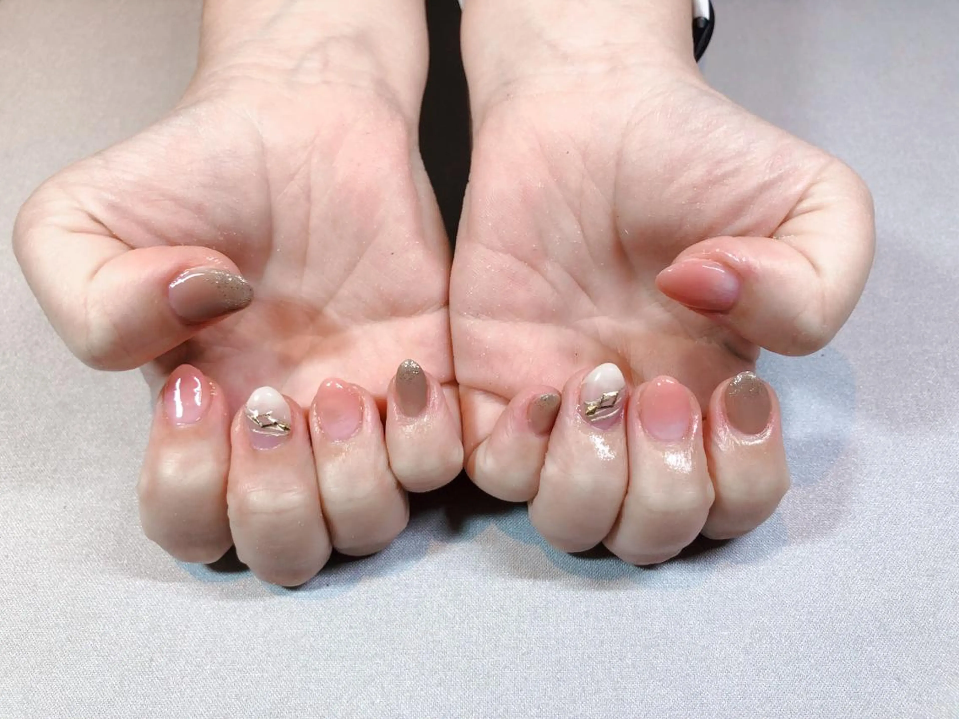 ネイル iiloo aromaworksのネイルデザイン