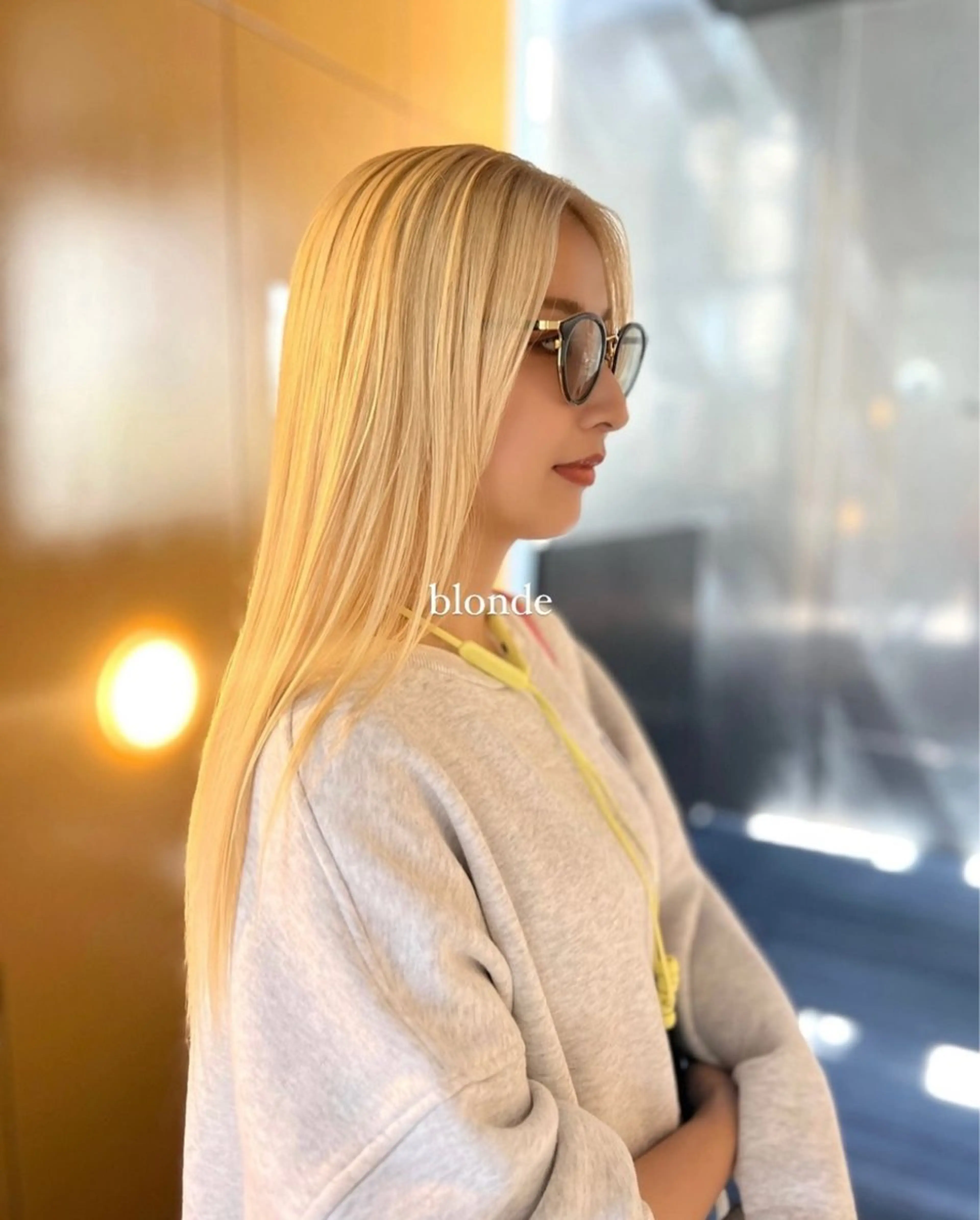 カラー ブリーチ ブロンド ダブルカラー ハイライトカラー ホワイトブロンド ヘアカラー トリートメント CHERIEブリーチ ダブルカラー　天神のヘアスタイル