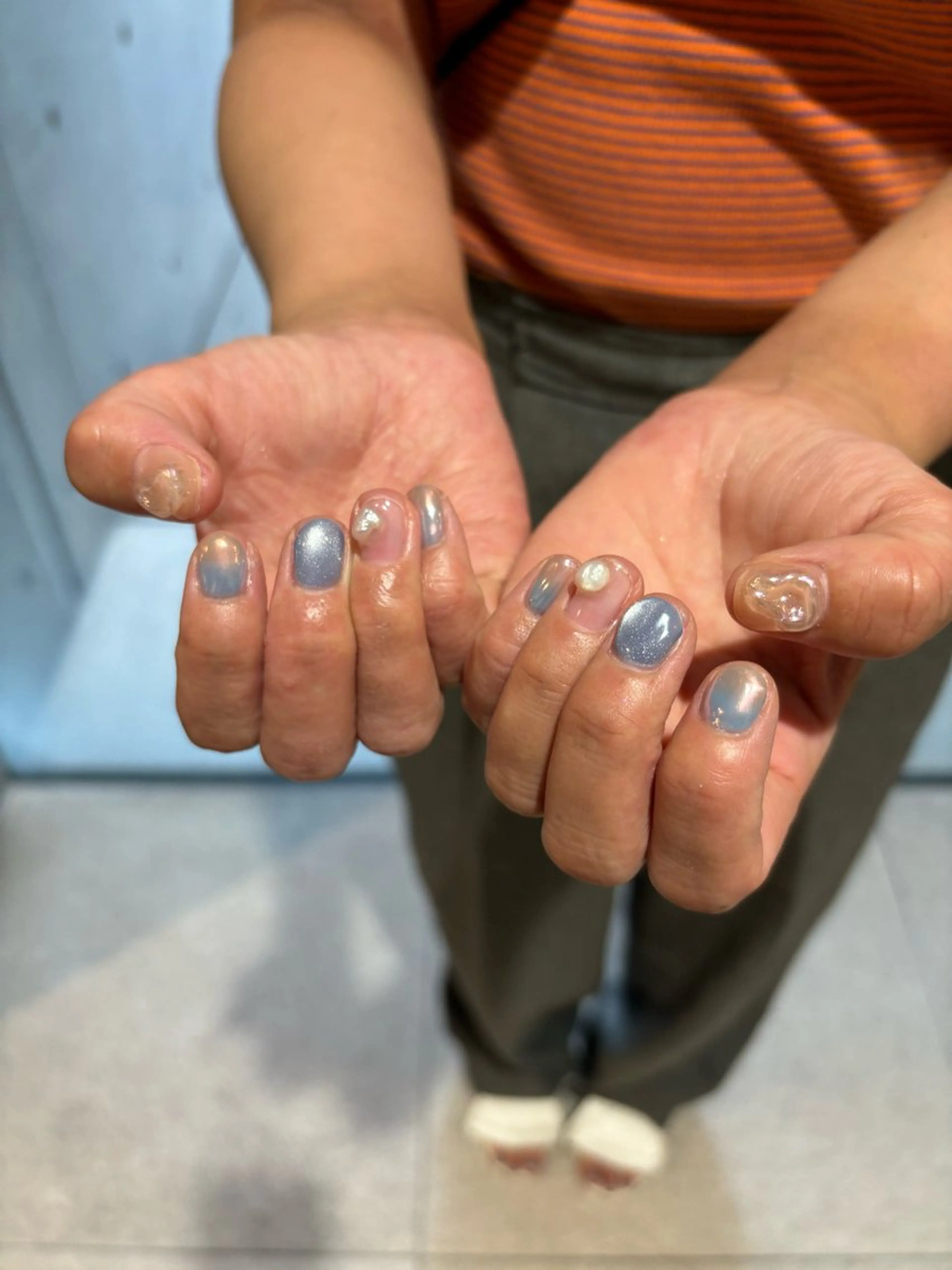 ネイル オーロラネイル ハンドネイル ネイルサロンマーノ所属・mano Hanaのネイルデザイン