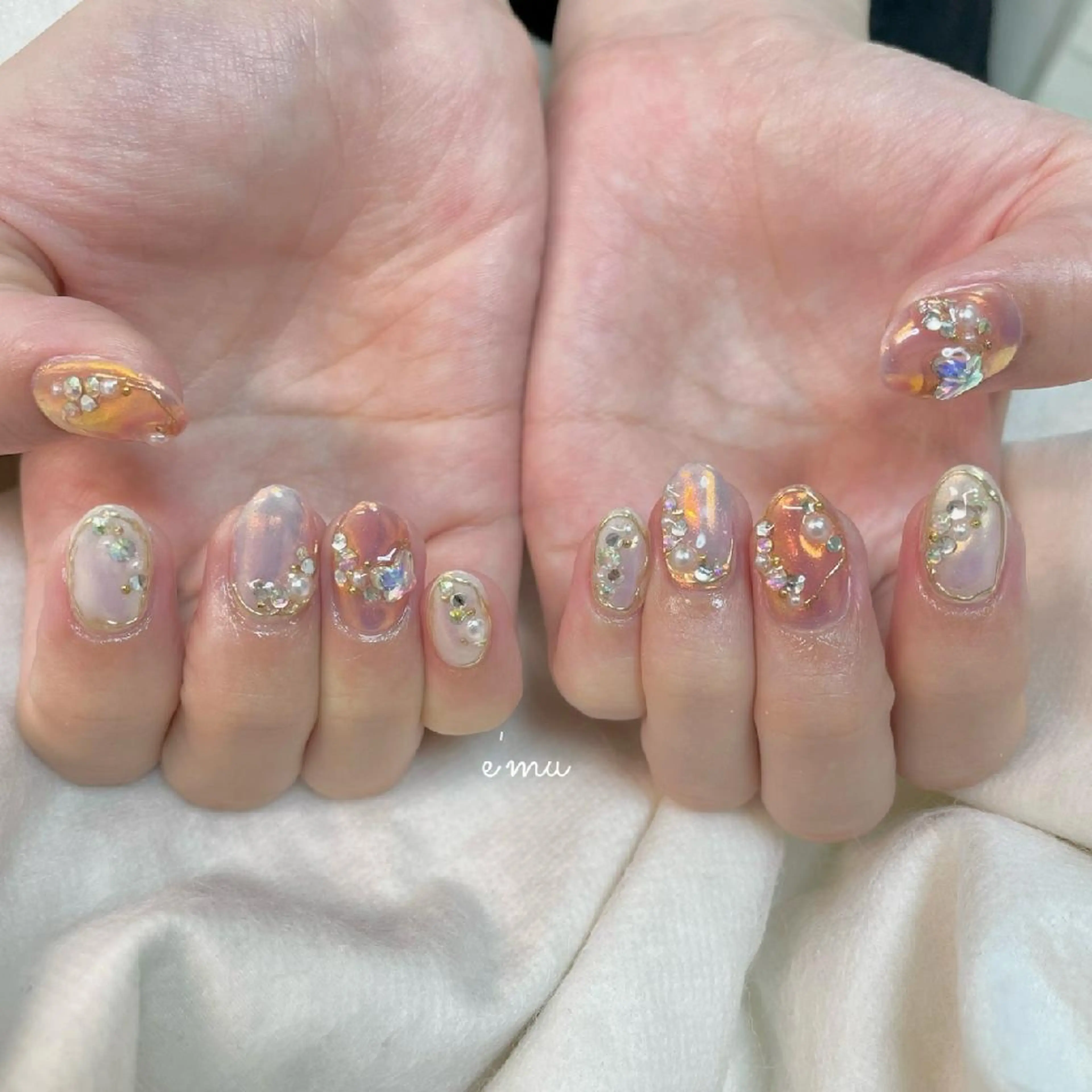 ネイル オーロラネイル キラキラネイル nail salon e'mu💐のネイルデザイン