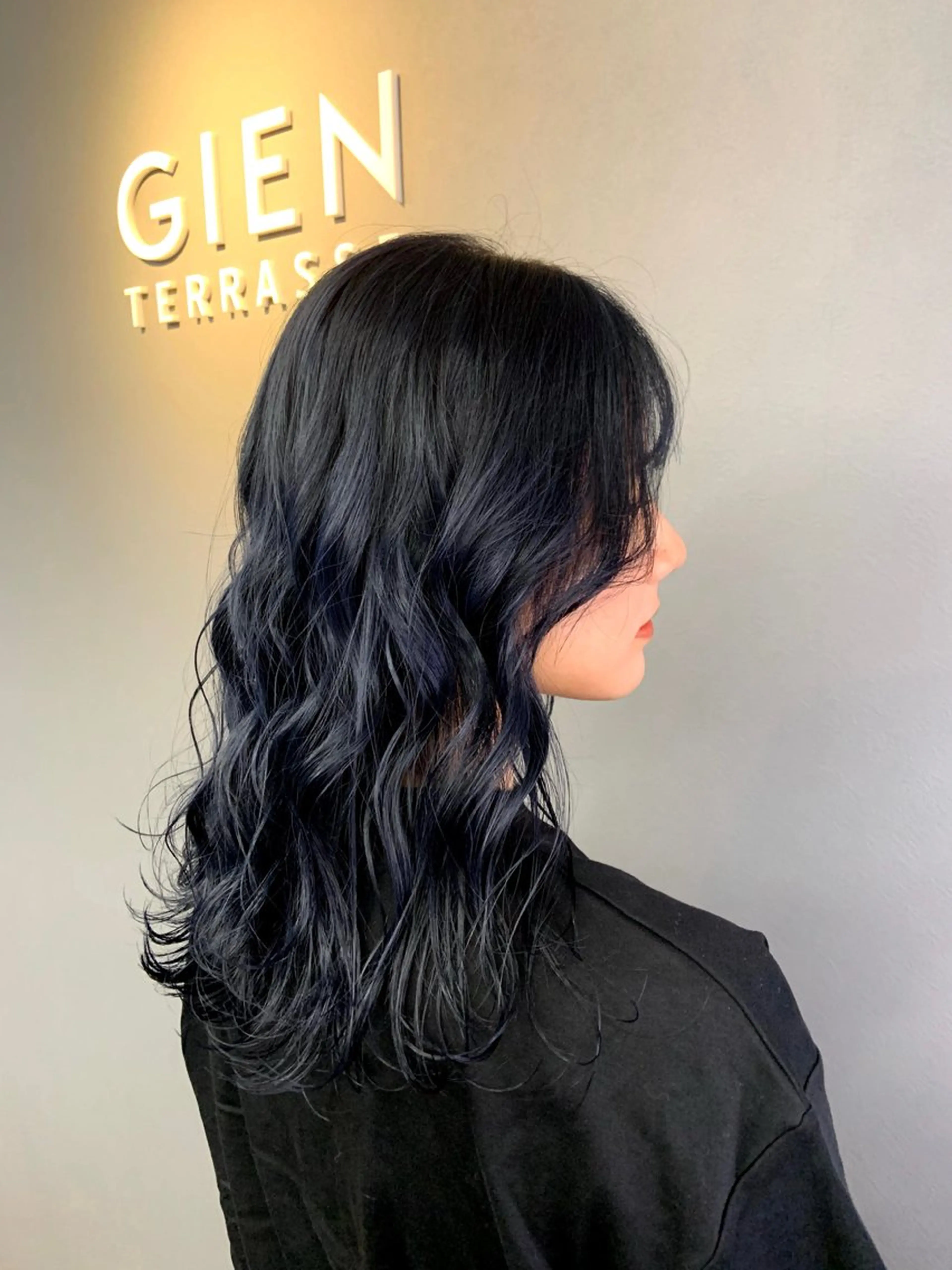 ロング カラー 黒髪 ブルーカラー ブルーブラック 木村 泰晟のヘアスタイル