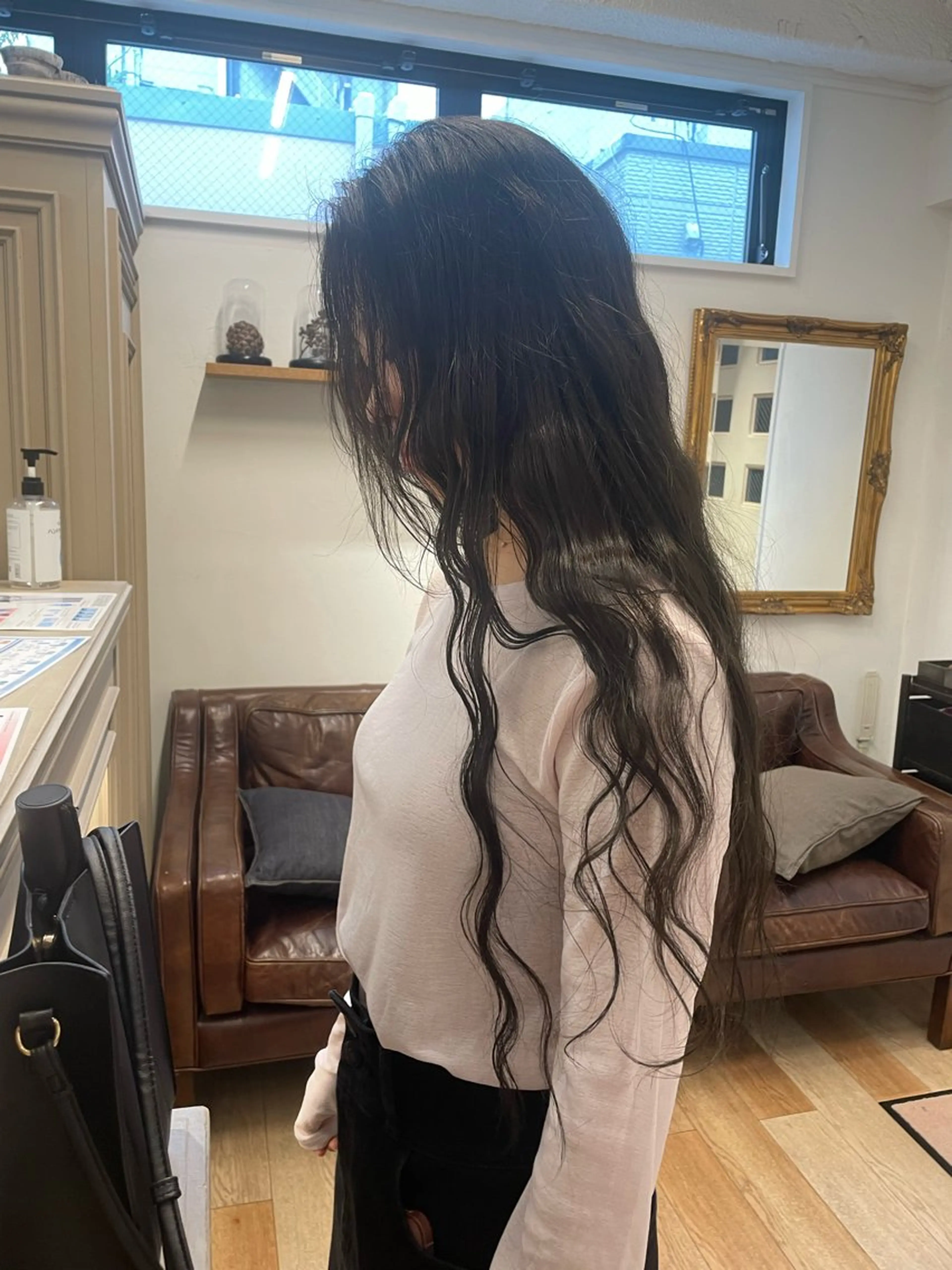 ロング カラー ミルクティー× グレージュMOMOのヘアスタイル