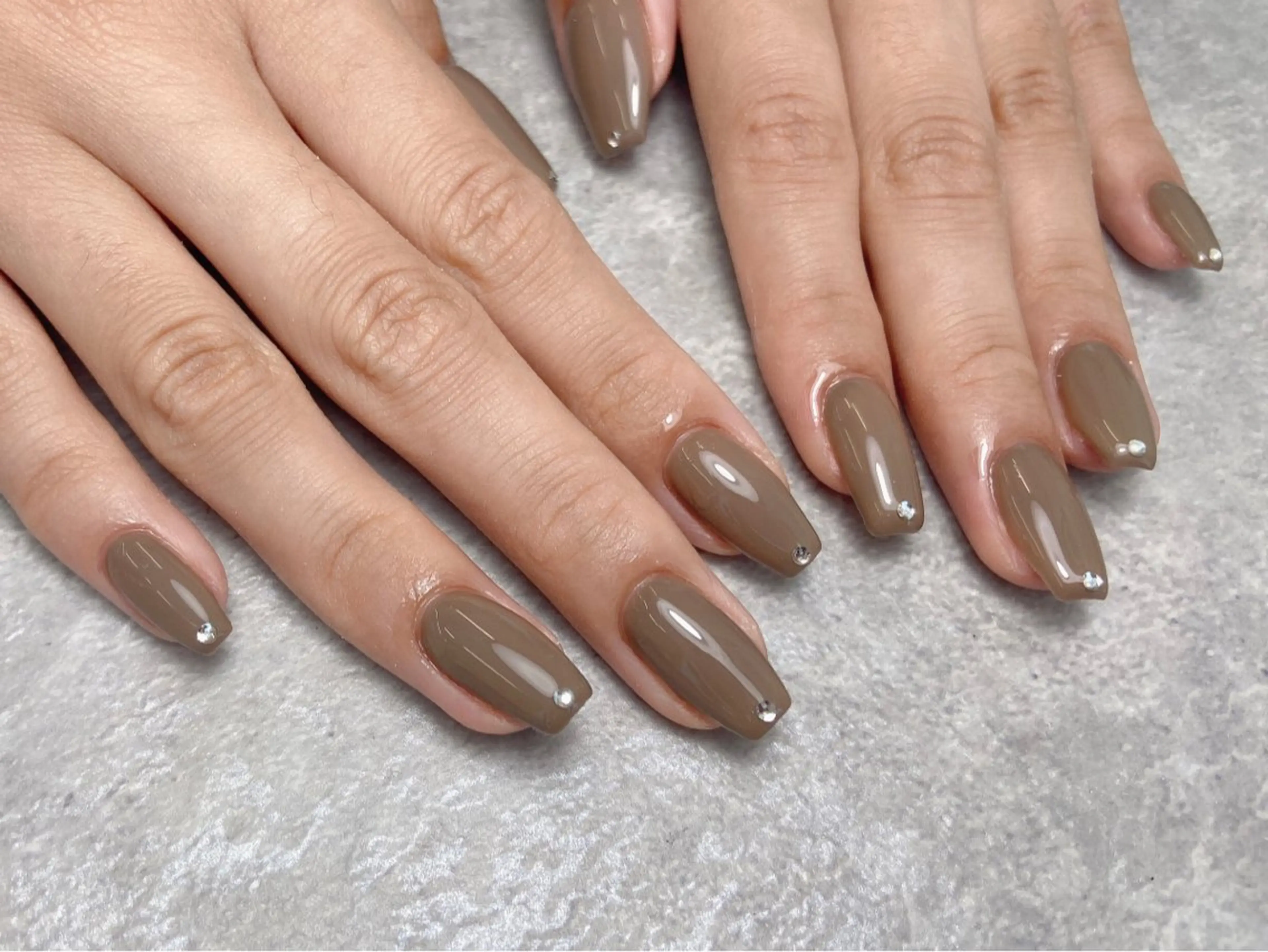 ネイル ストーンネイル ハンドネイル Ayane 🫧のネイルデザイン