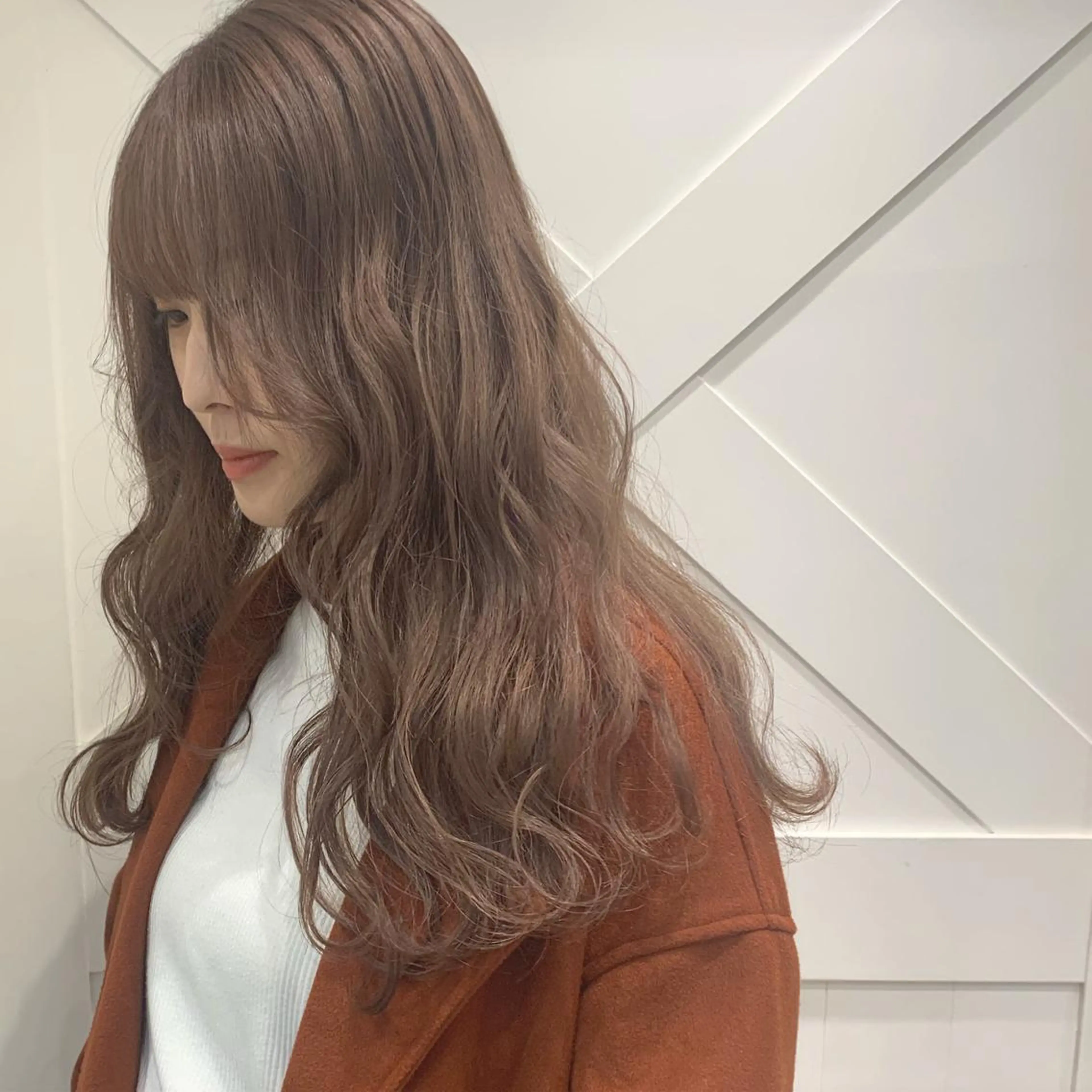 カラー HAUS.所属・秋守 百華のヘアスタイル