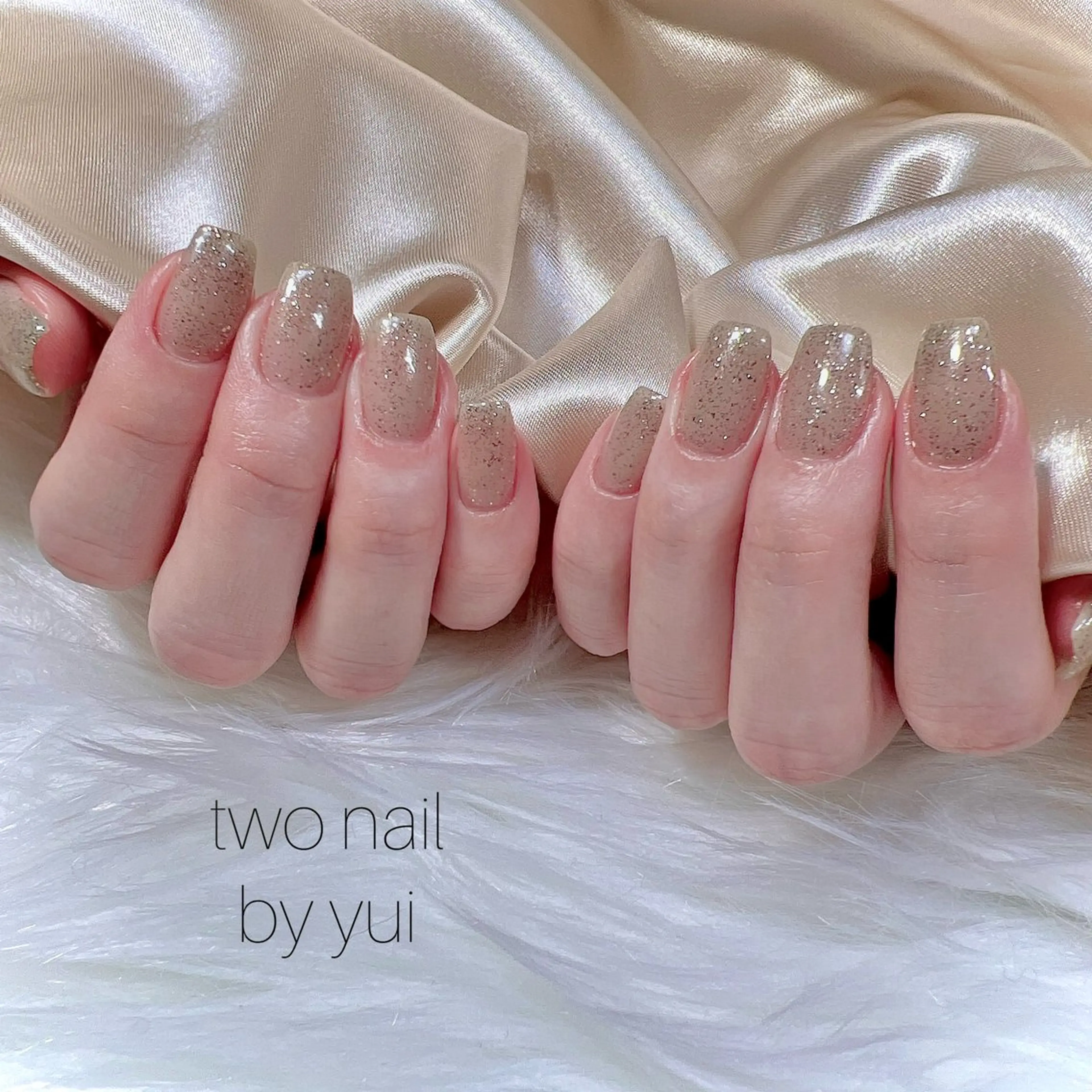 ネイル キラキラネイル ネイルチップ ホワイト ハンドネイル two nailのネイルデザイン