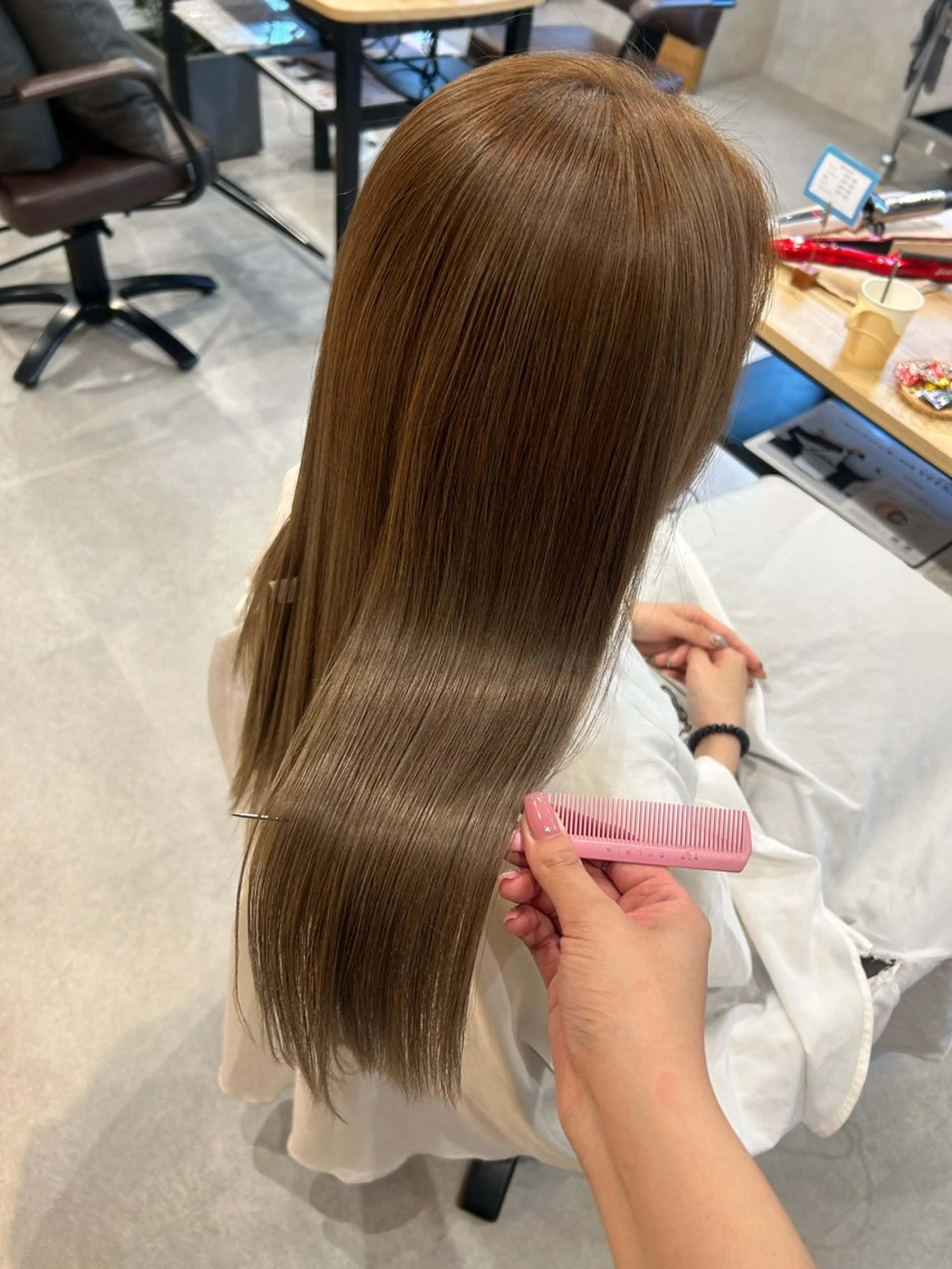 カラー Sakura / Fier umedaのヘアスタイル