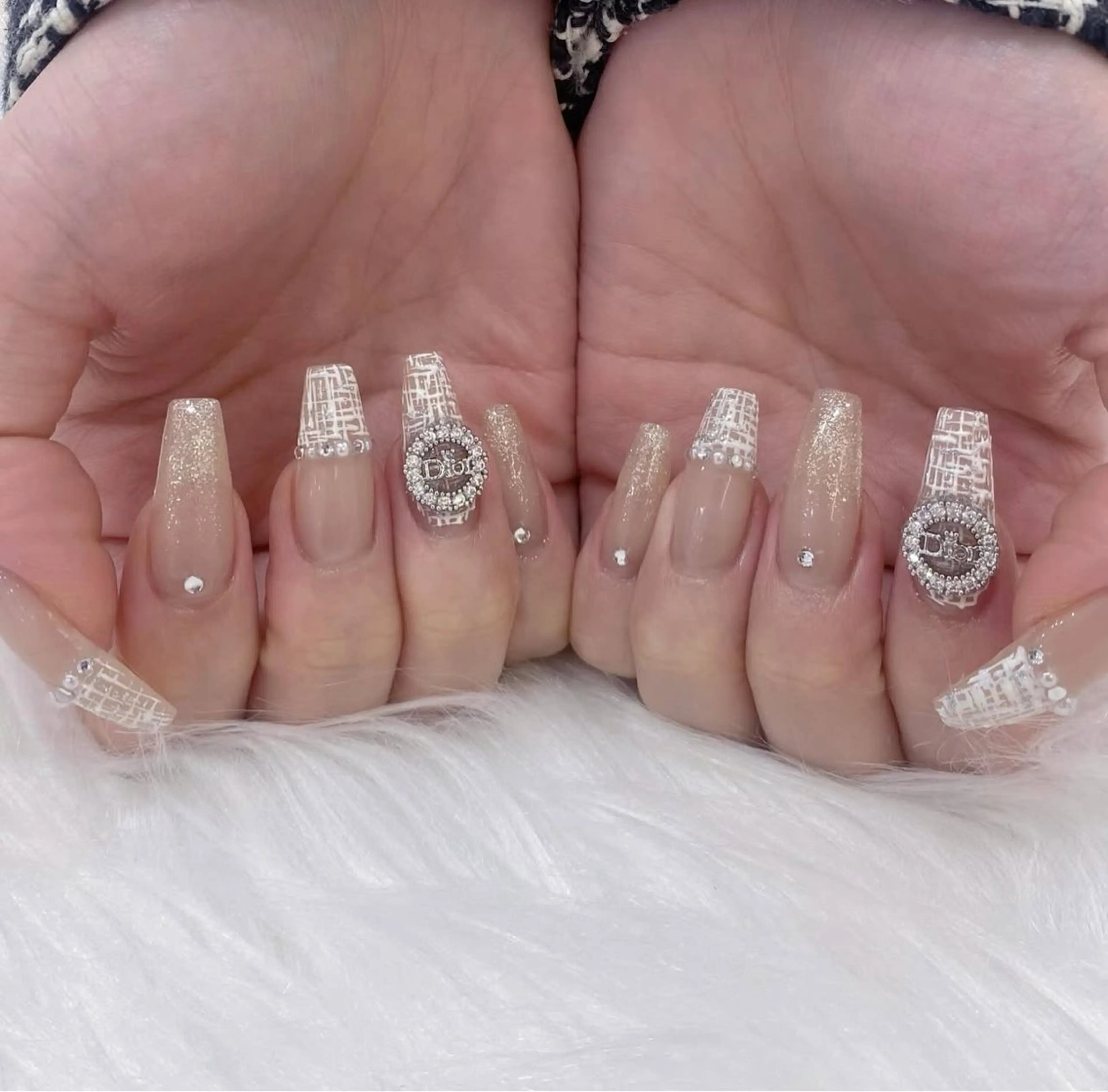 ネイル アートネイル グラデーション キラキラネイル ニュアンスネイル オフィスネイル ハンドネイル Kitty Nailのネイルデザイン