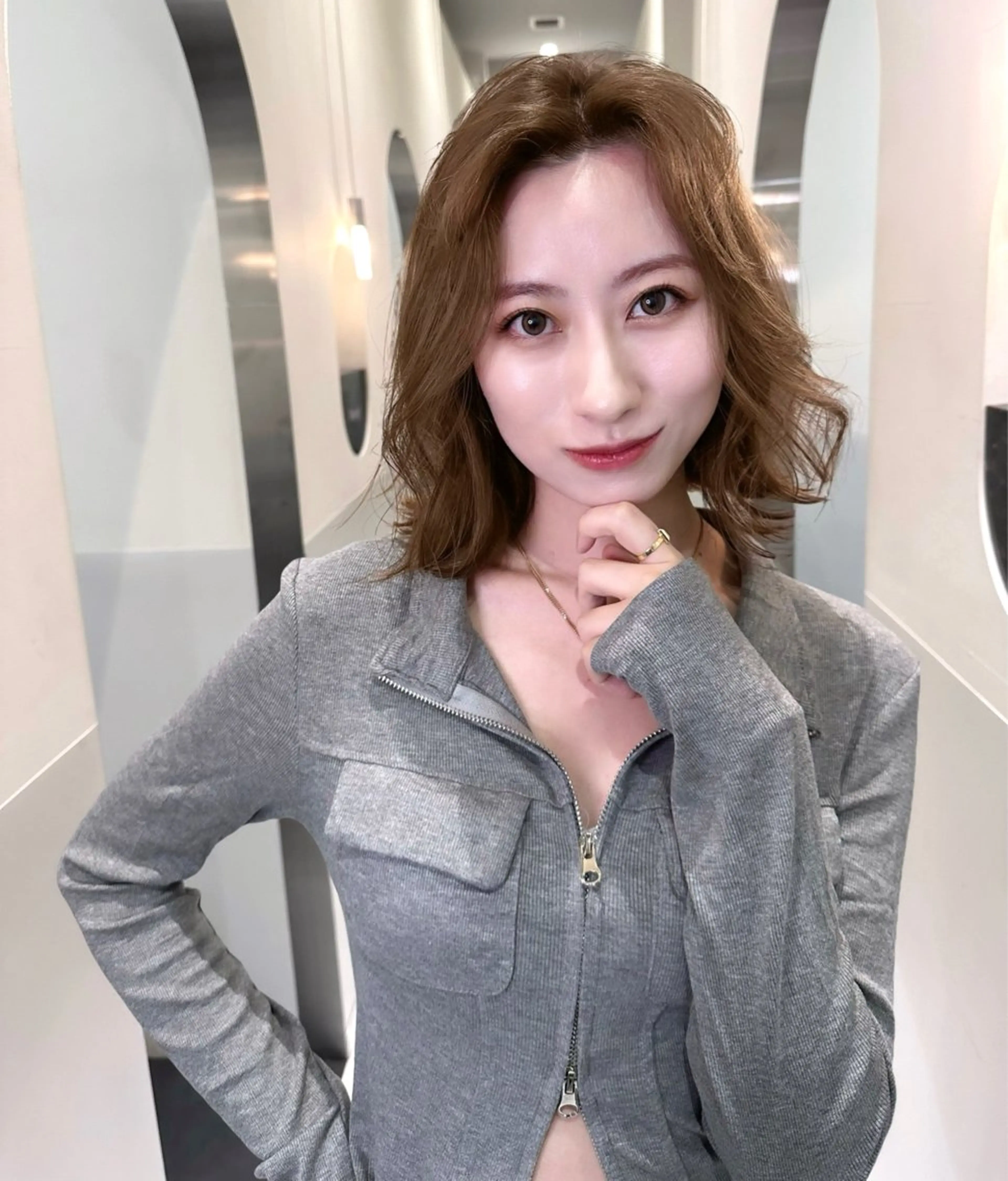 ミディアム カラー ヘアカラー トリートメント ヘアセット IVE所属・ブリーチなし🤍 渋谷／原島杏奈のヘアスタイル