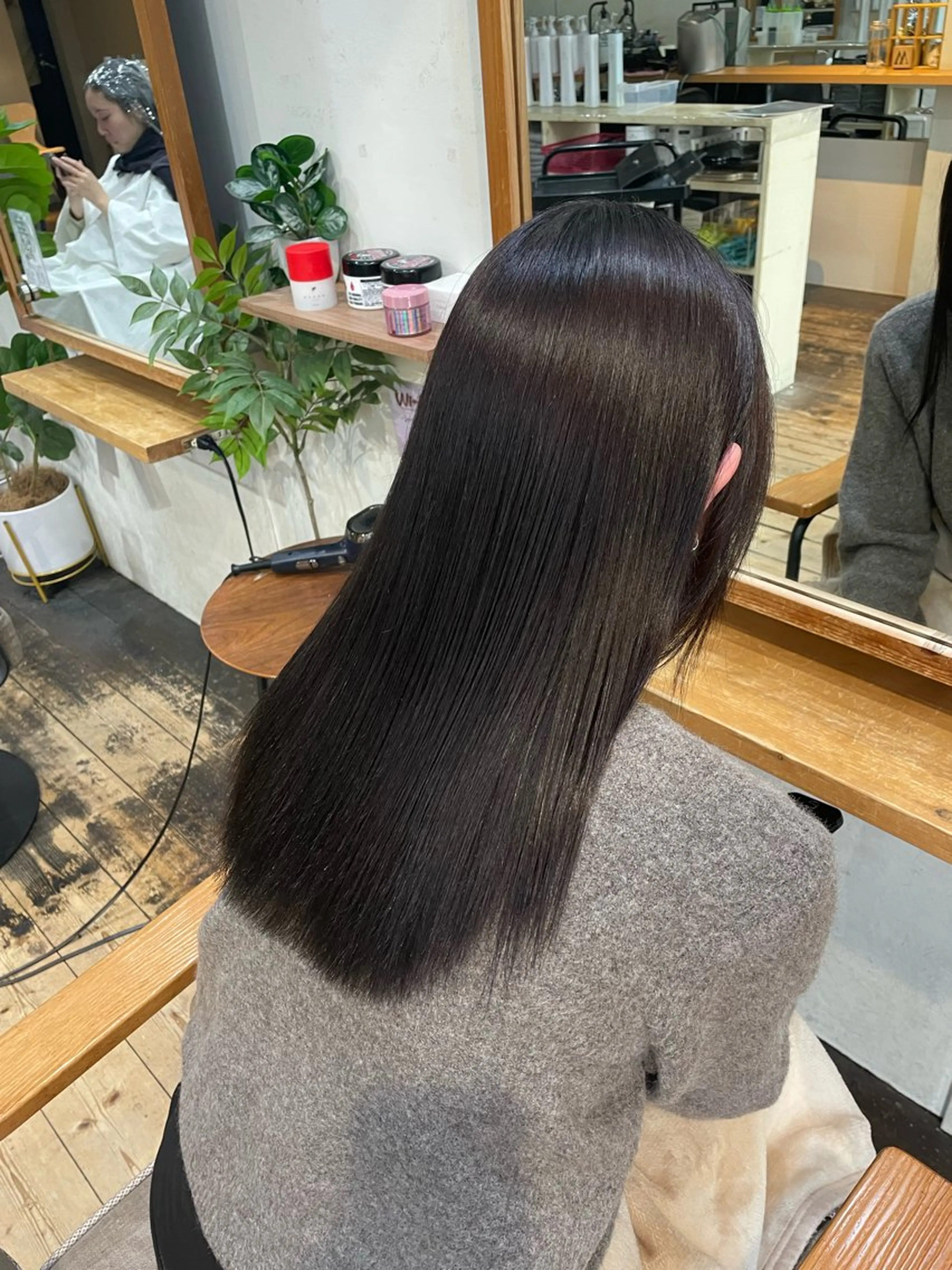 セミロング カット 縮毛矯正 トリートメント 脇 麻紘のヘアスタイル