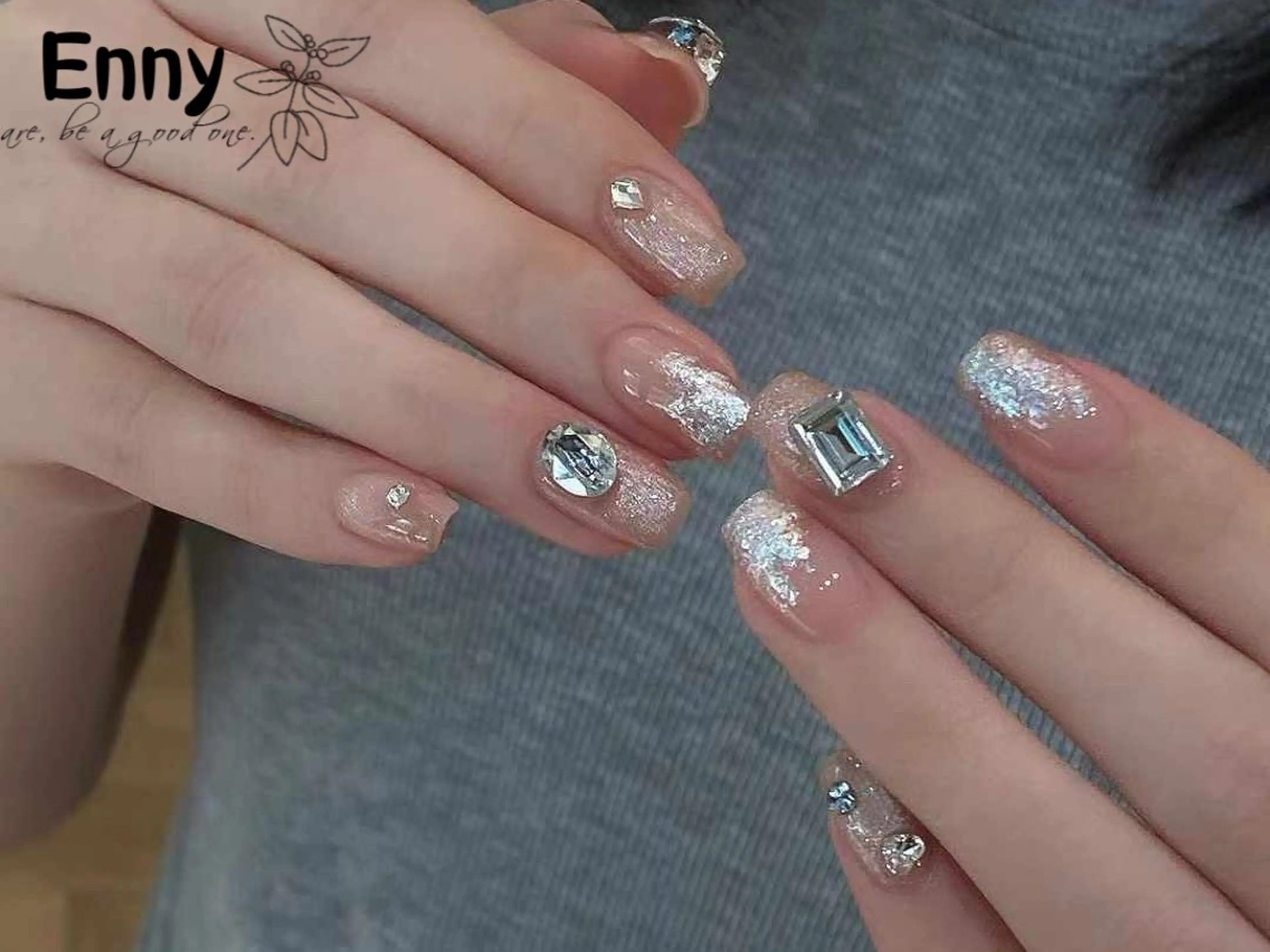 ネイル チークネイル フットネイル フレンチネイル ジェルネイル ガラスフレンチ ハンドネイル Lily Ennyのネイルデザイン