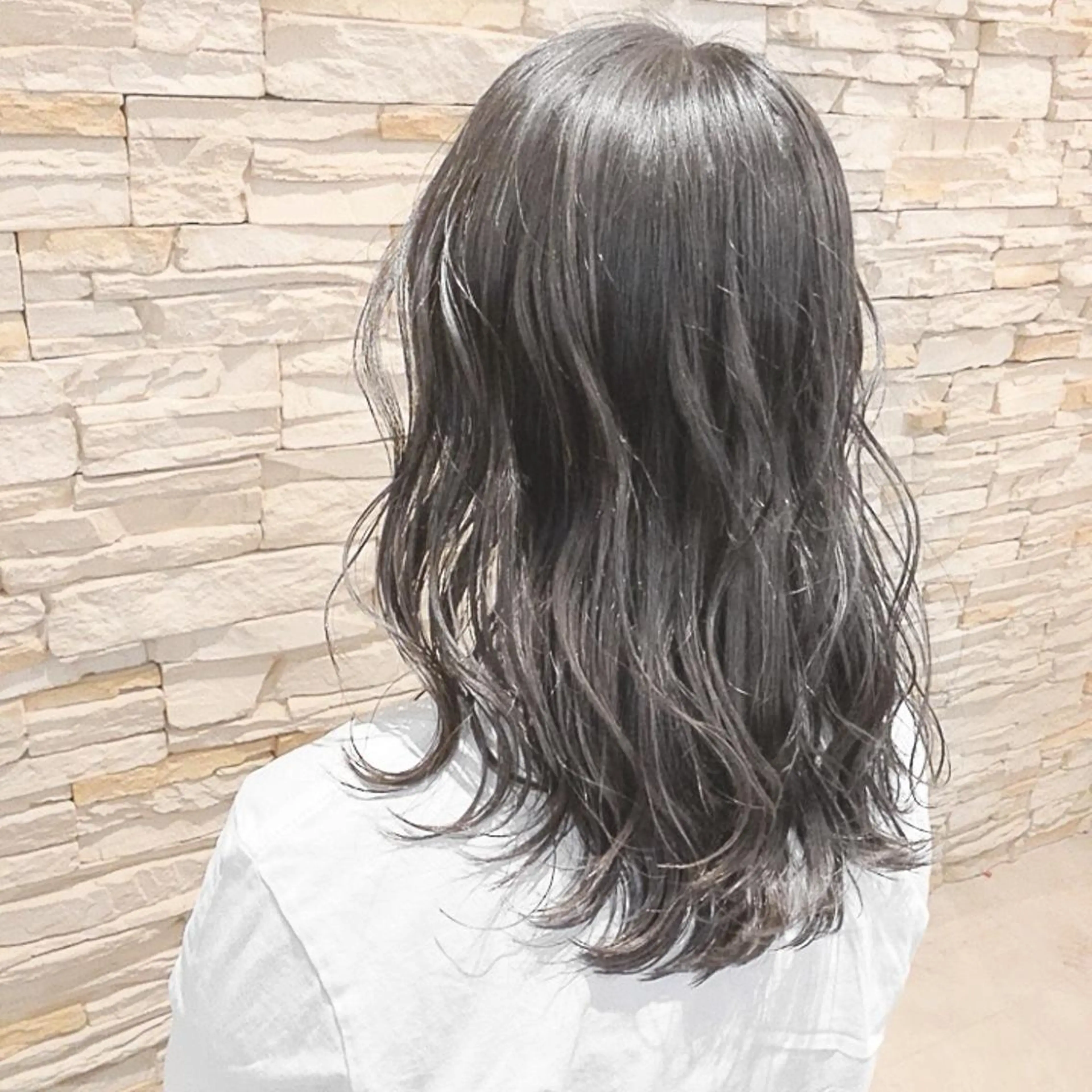 ミディアム ヘアカラー 🌈艶髪🌈 金城リキのヘアスタイル