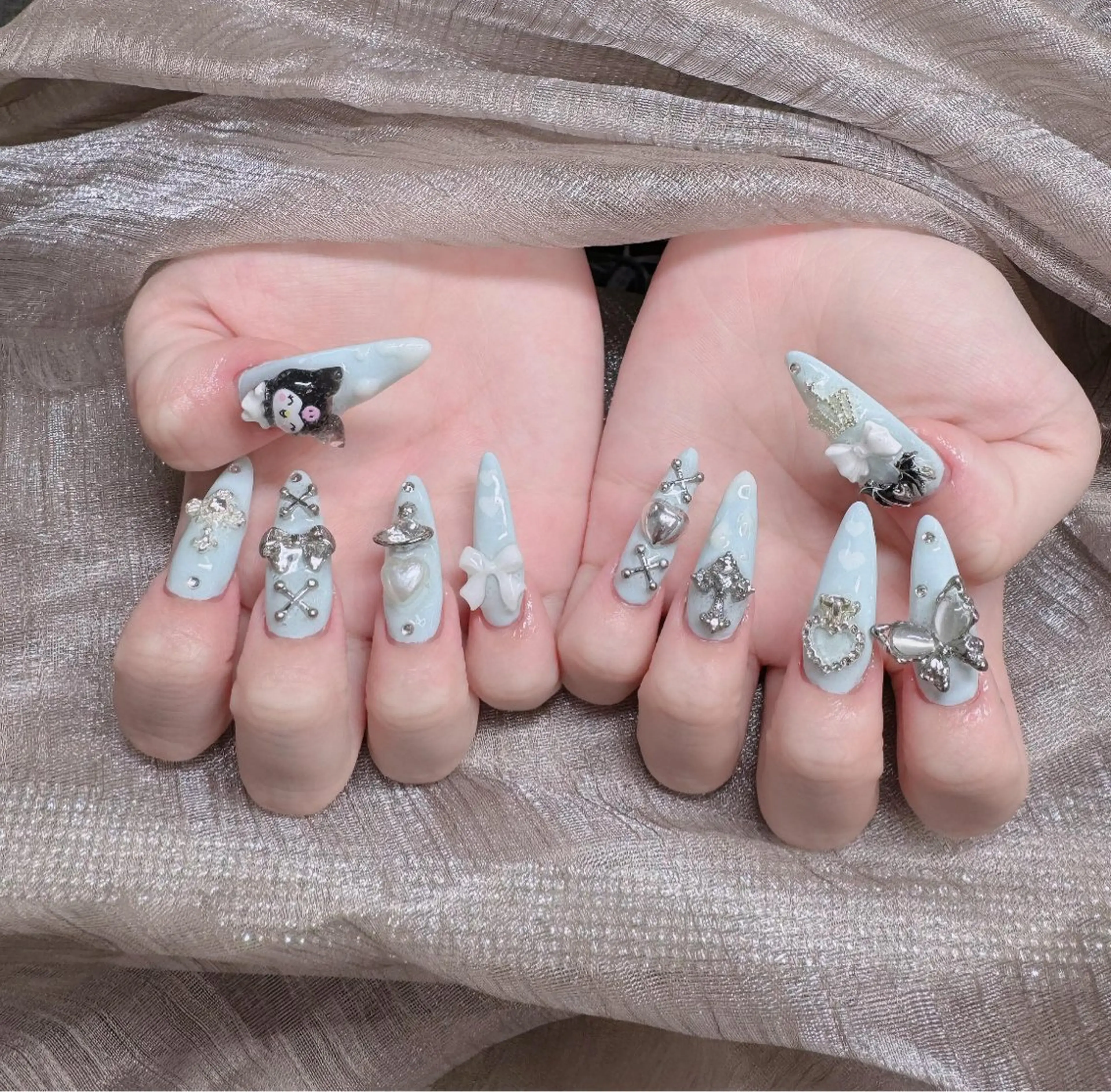 ネイル フレンチネイル ジェルネイル ガラスフレンチ ハロウィン ハート ハンドネイル H.baby nail所属・H.baby Nail Salonのネイルデザイン