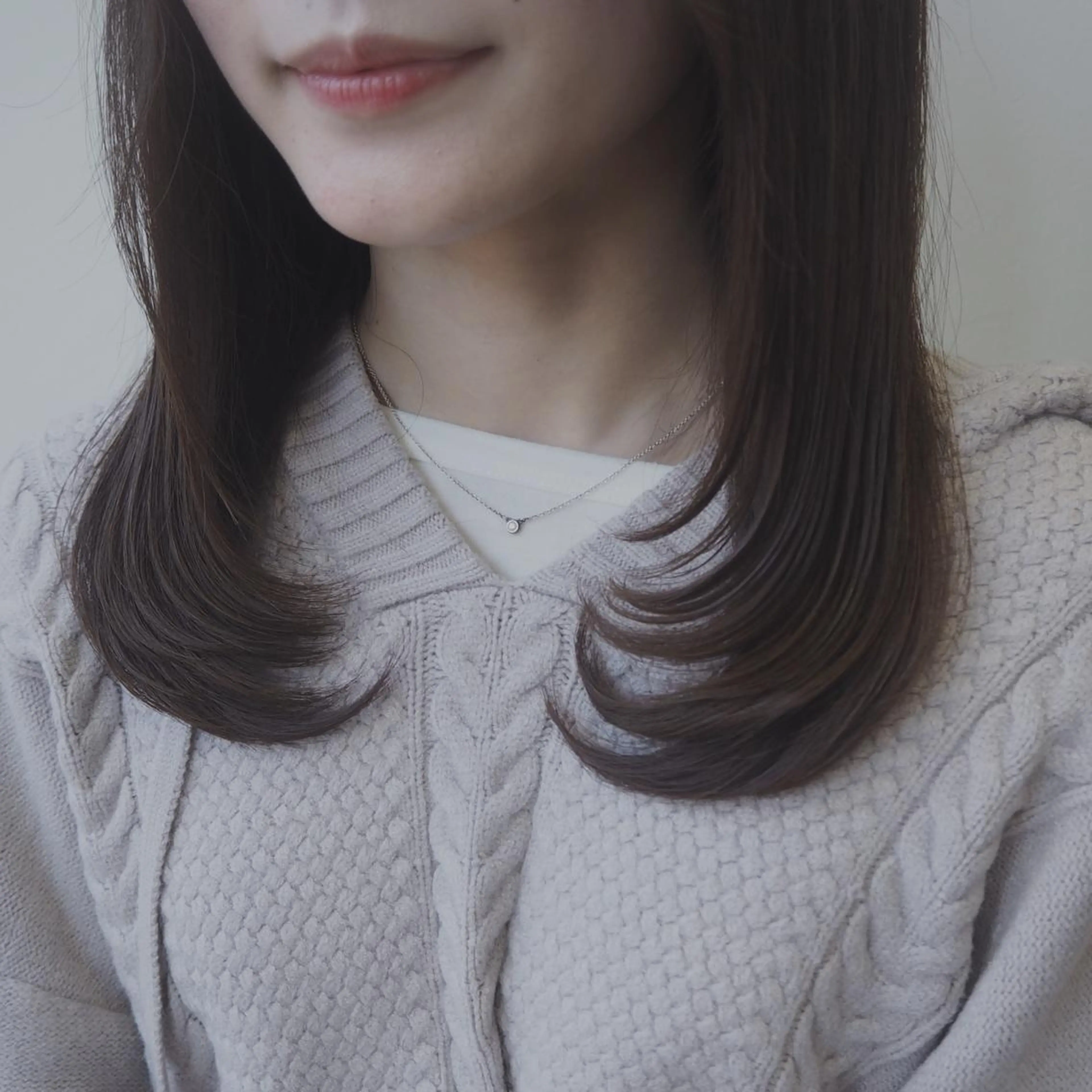 セミロング レイヤー/顔周り カット/松岡 祥利のヘアスタイル