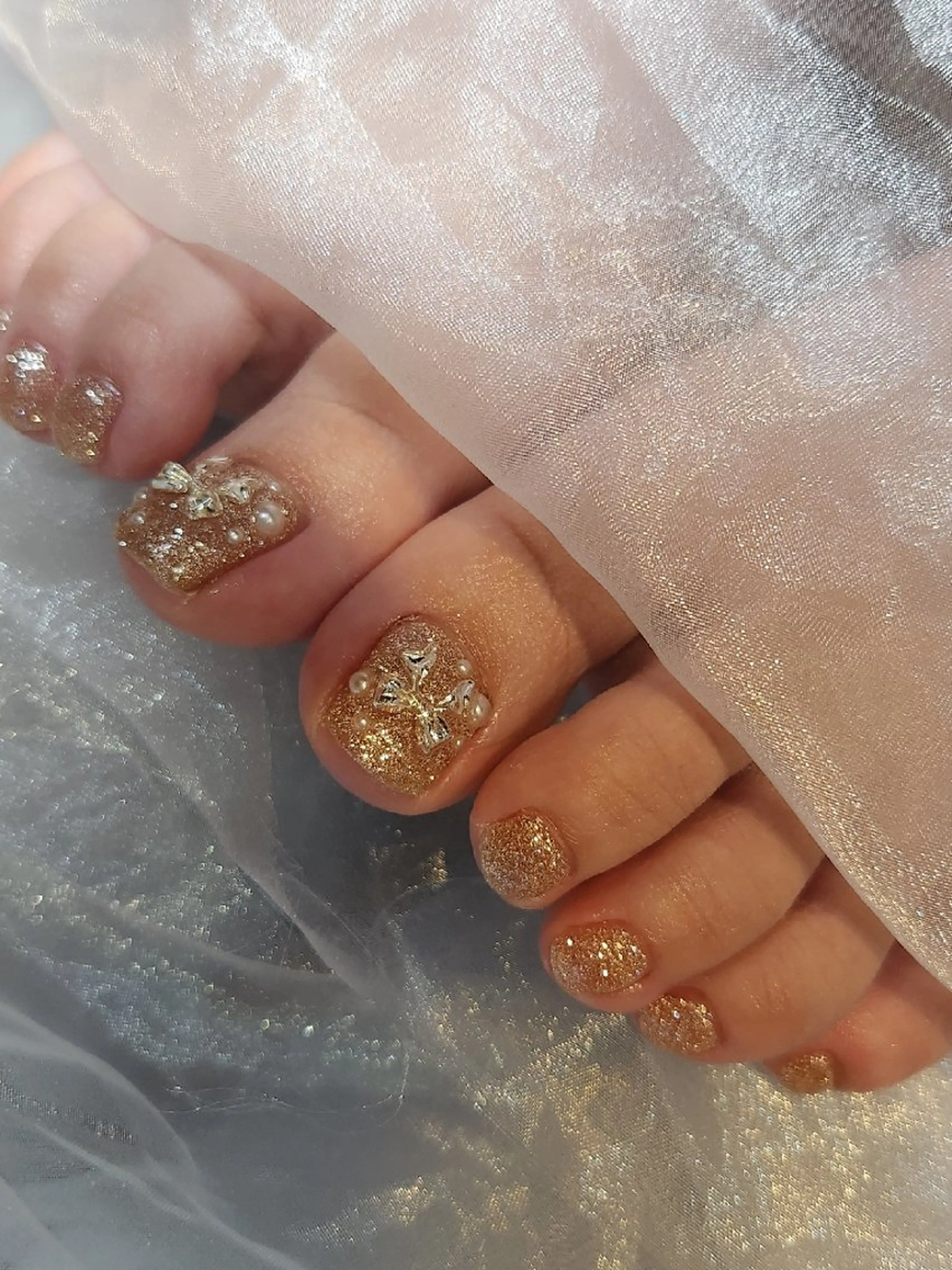 ネイル フラッシュネイル フットネイル ガーリー キラキラネイル リボン Nailroom3  古屋明美のネイルデザイン