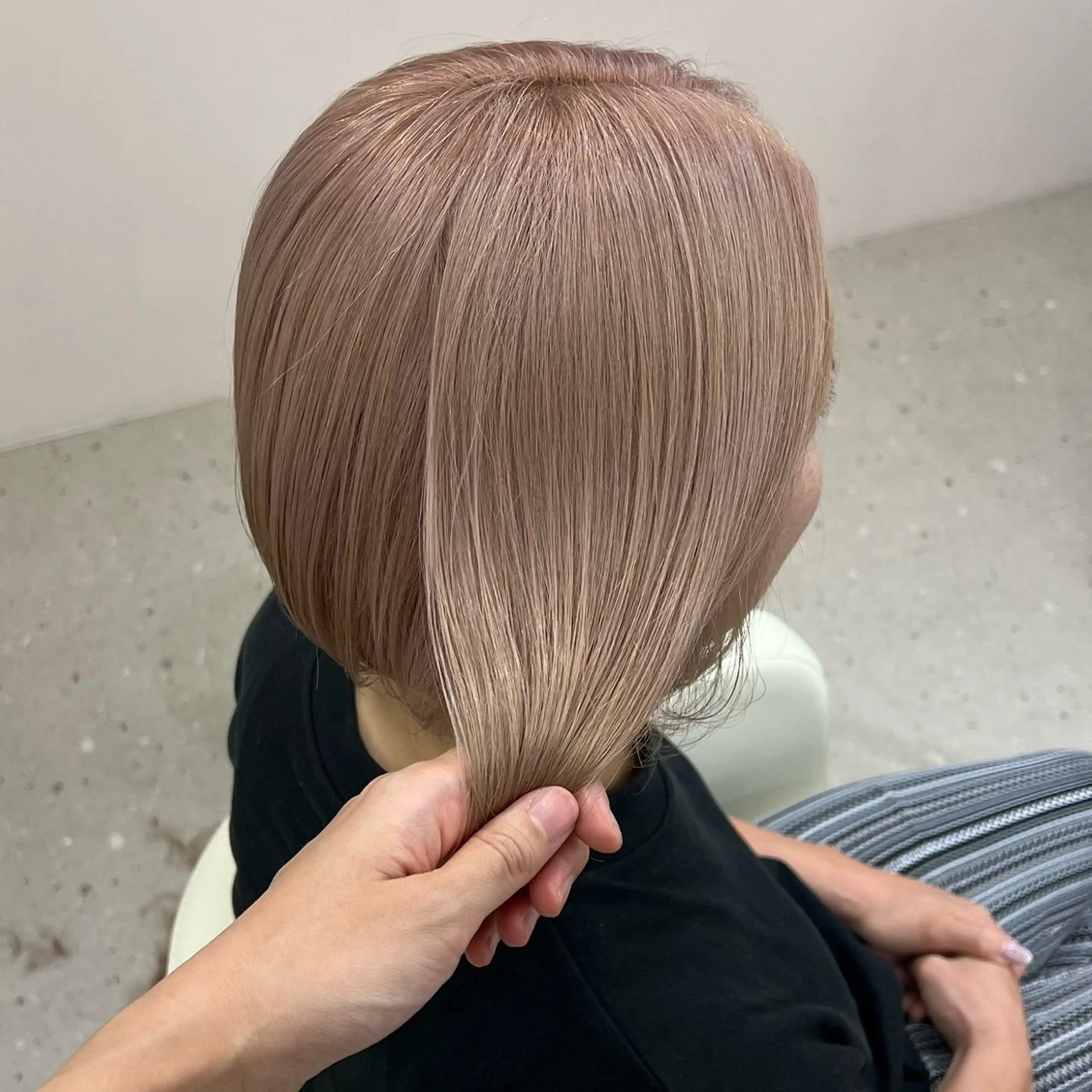 ショート カラー ブリーチ ハイトーンカラー ボブ knowhow京都所属・三宅 昌太のヘアスタイル