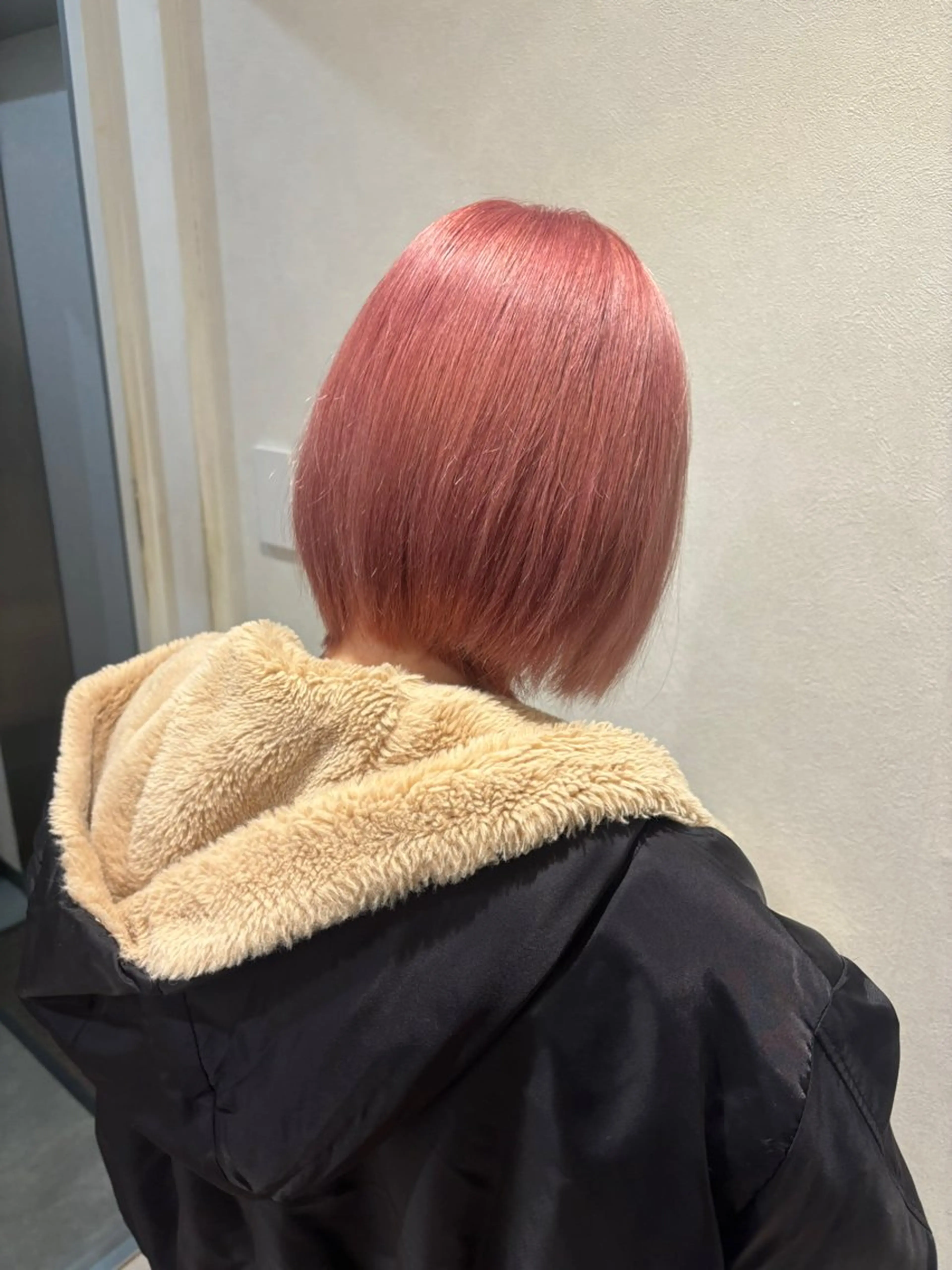 ショート カラー ブリーチ ピンクカラー universe Mizuki🎀のヘアスタイル