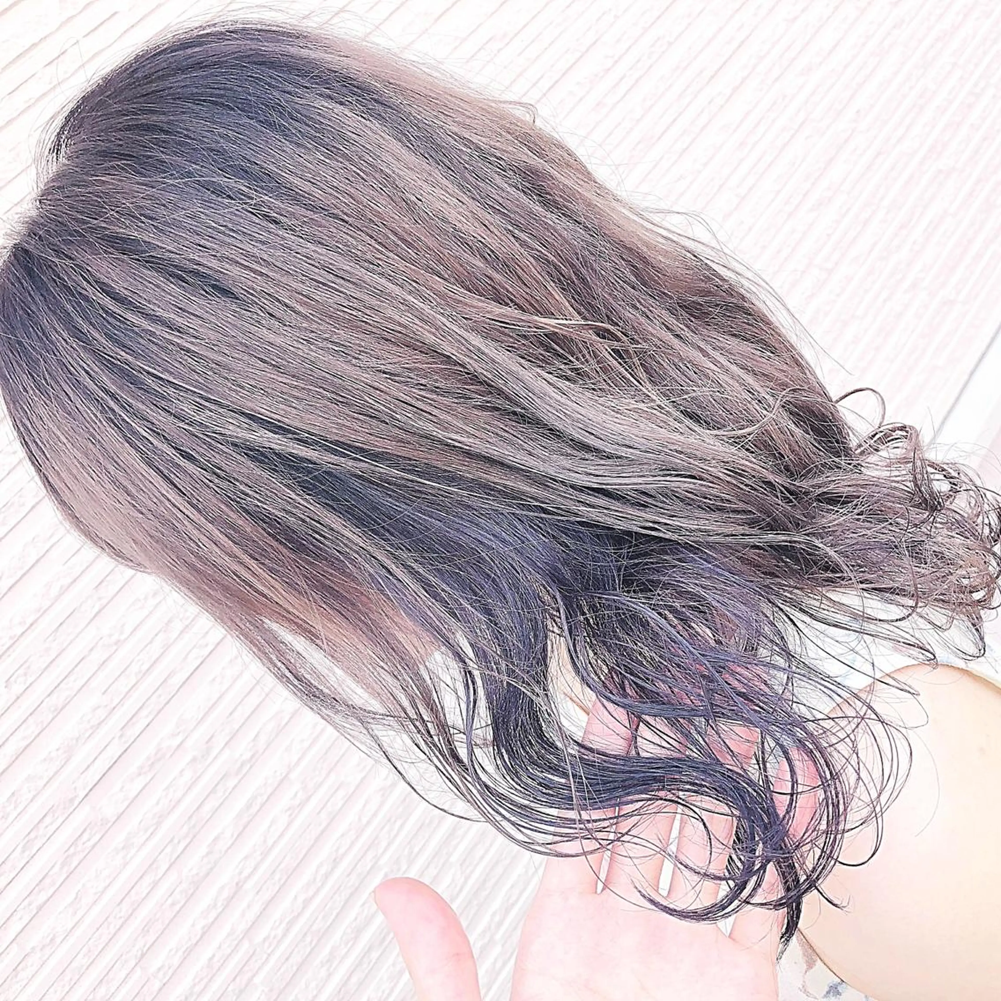 ミディアム カラー ブルーカラー イヤリングカラー ヘアカラー トリートメント 名畑 裕貴のヘアスタイル