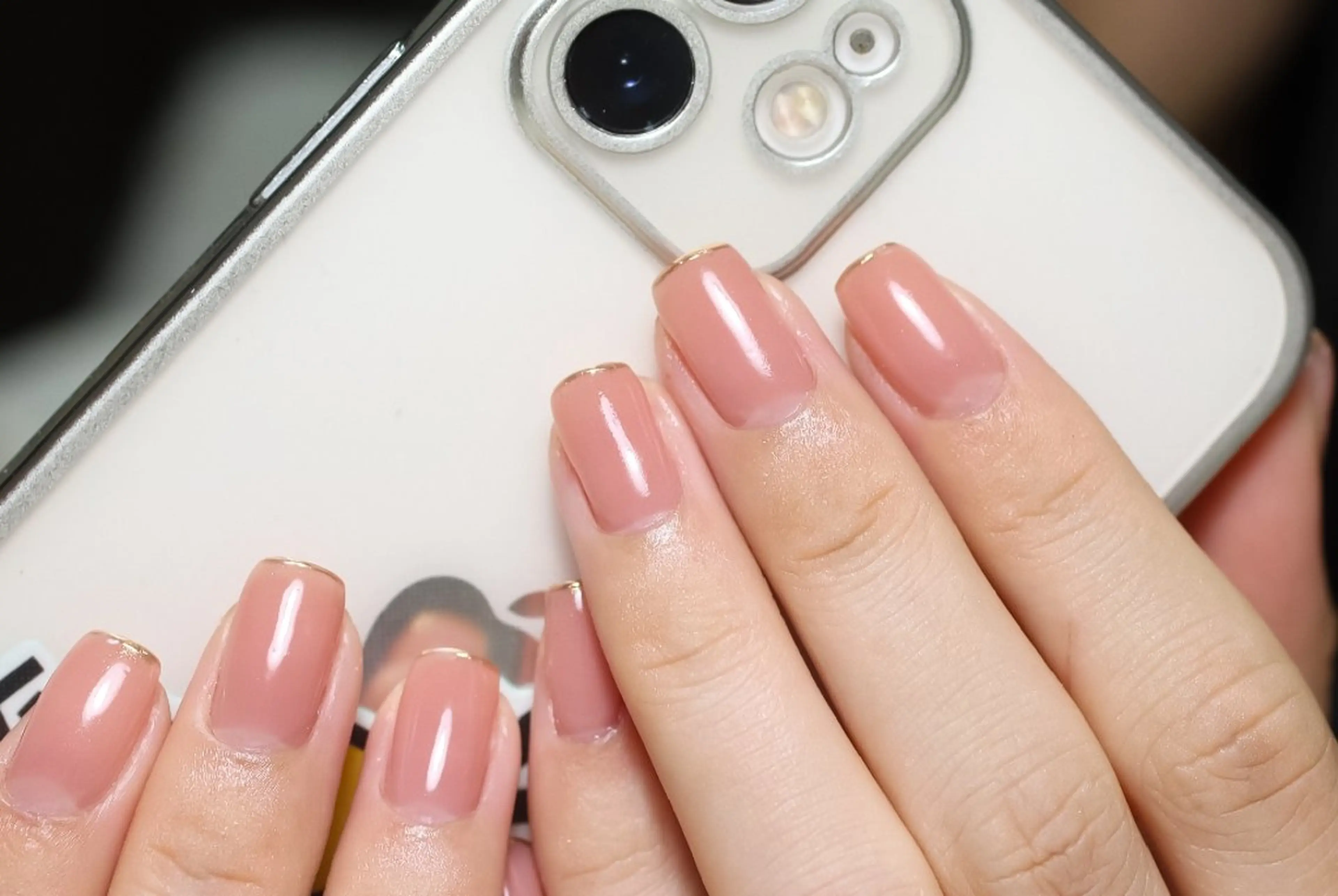 ネイル フレンチネイル ミラーネイル ハンドネイル Lulu nail salon 南堀江店所属・西村 あやかのネイルデザイン