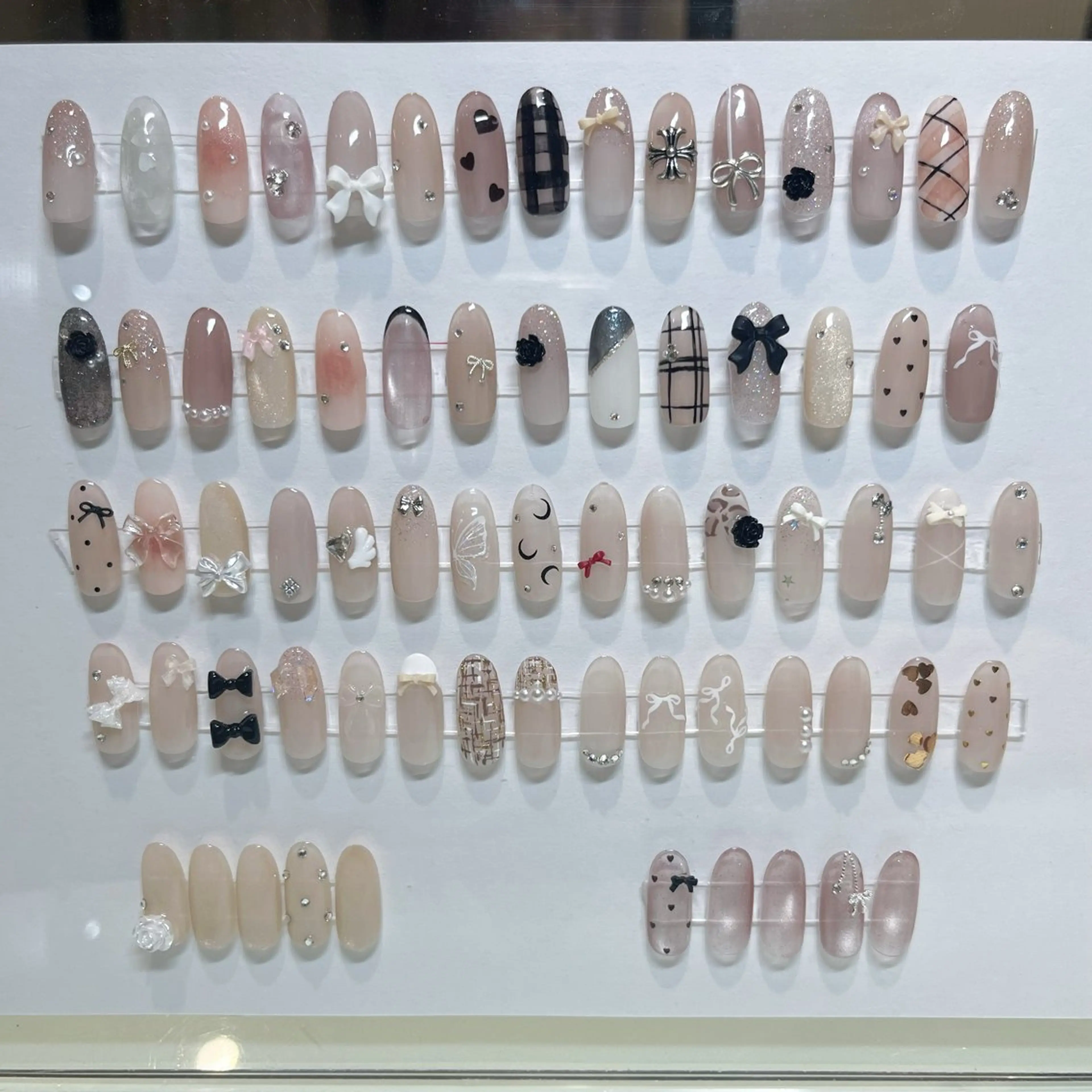 ネイル アートネイル フラッシュネイル マグネットネイル ワンカラーネイル ピンク ハンドネイル KOKONA 🎀のネイルデザイン