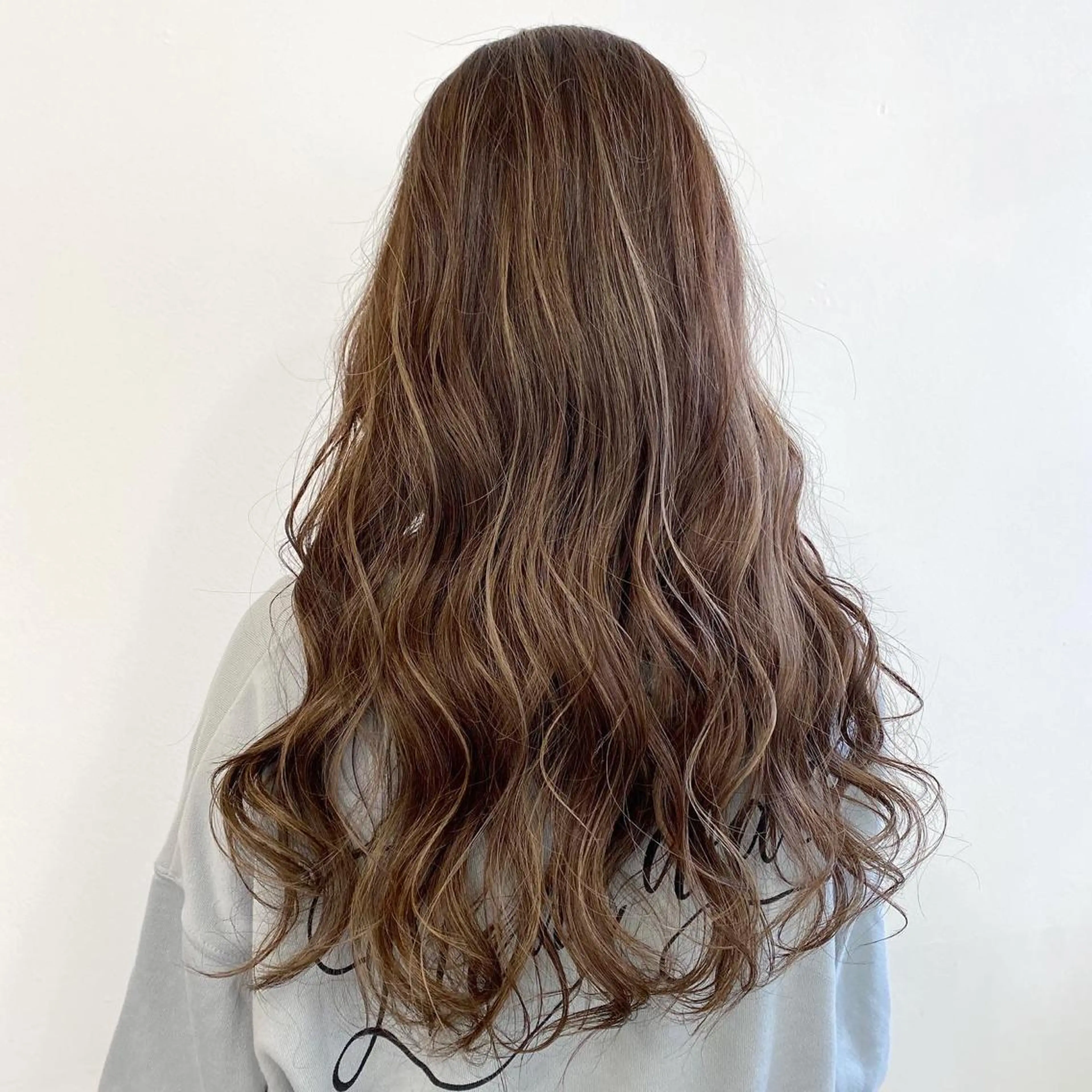 ロング カラー ベージュカラー ハイライトカラー ハイライト カット ヘアカラー ハイライト／髪質改善 裕樹のヘアスタイル