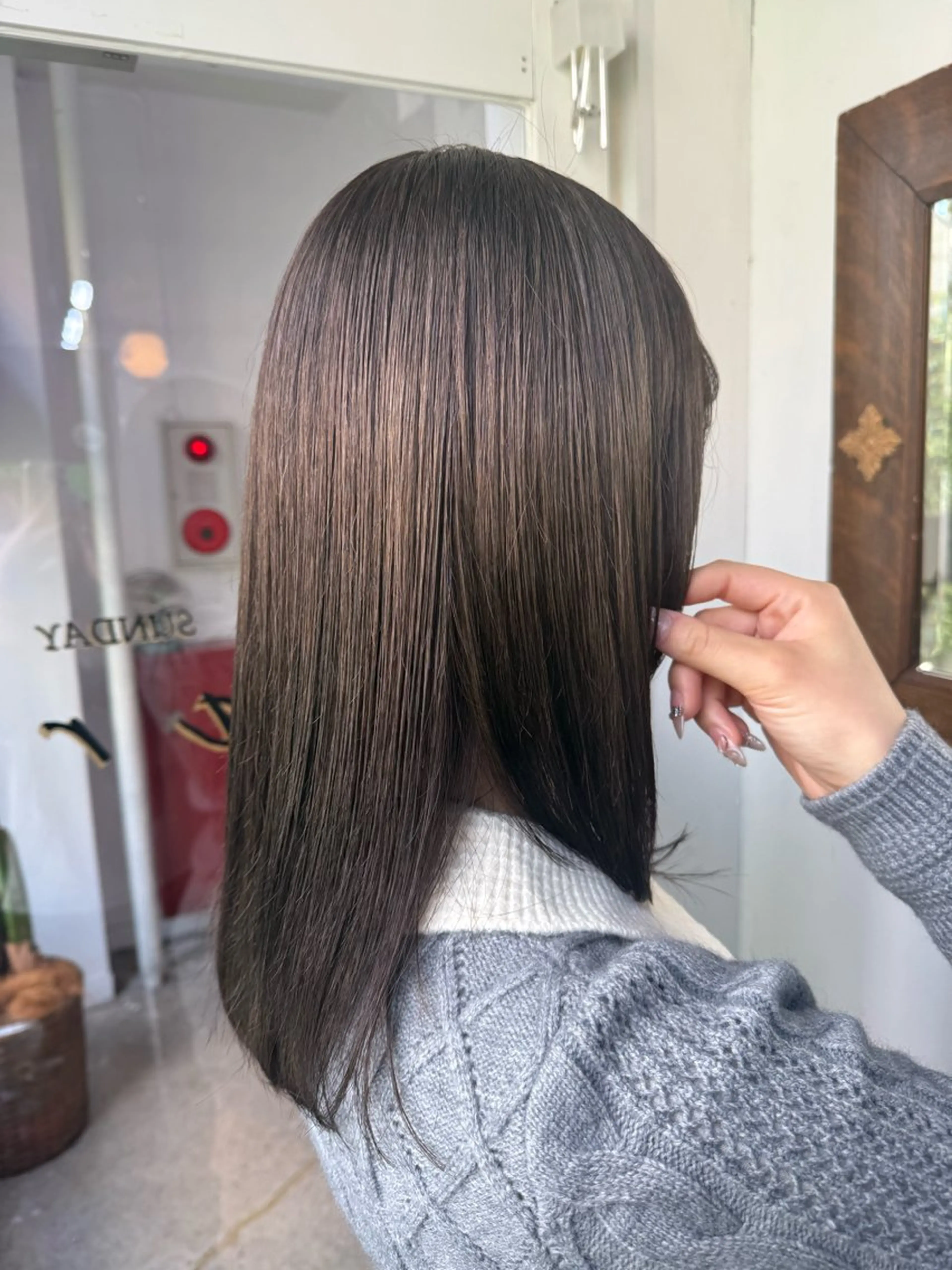 ミディアム ヘアカラー 早野 心春のヘアスタイル