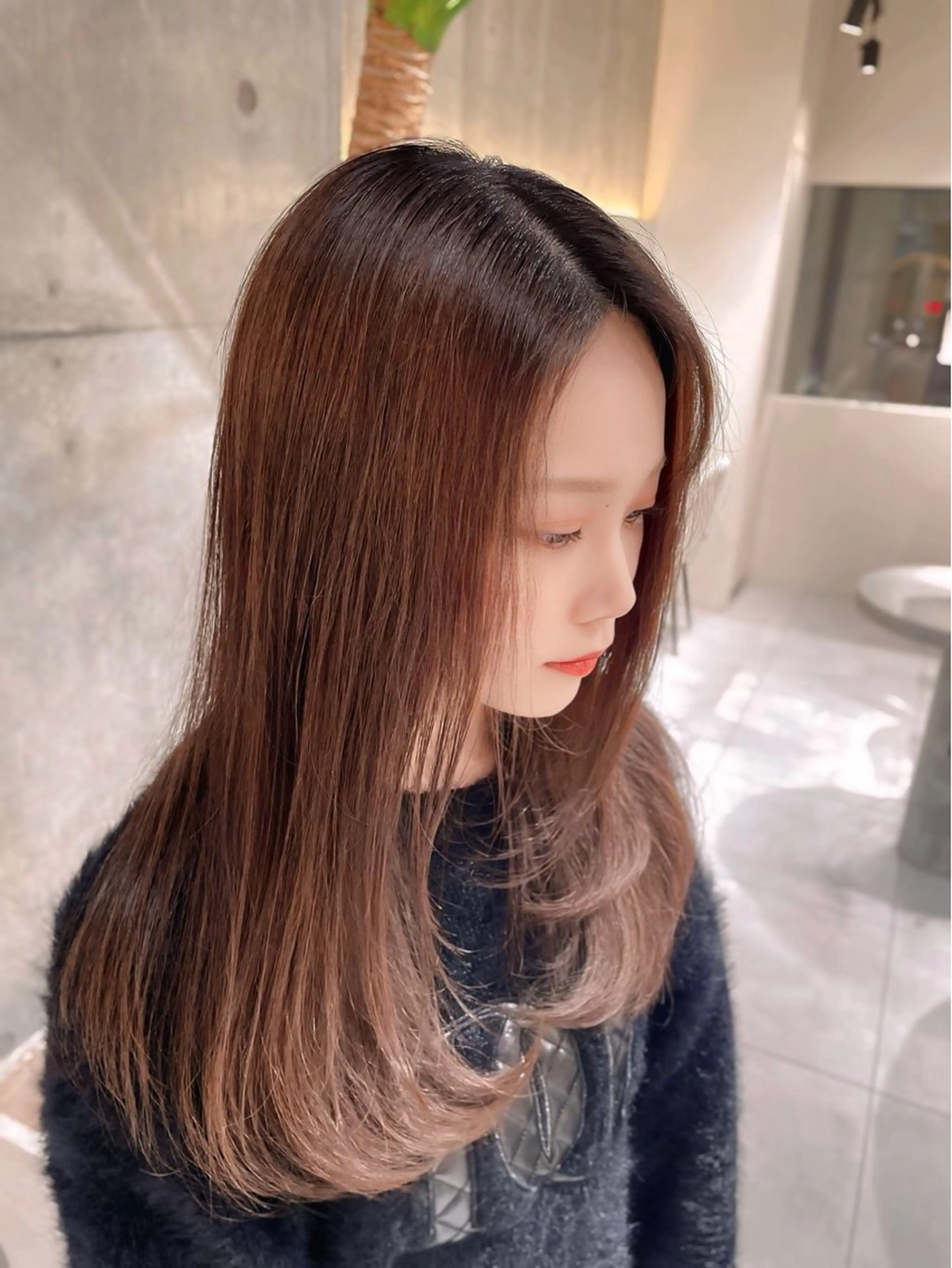 セミロング カラー カット ヘアカラー トリートメント shion 透明感カラーのヘアスタイル