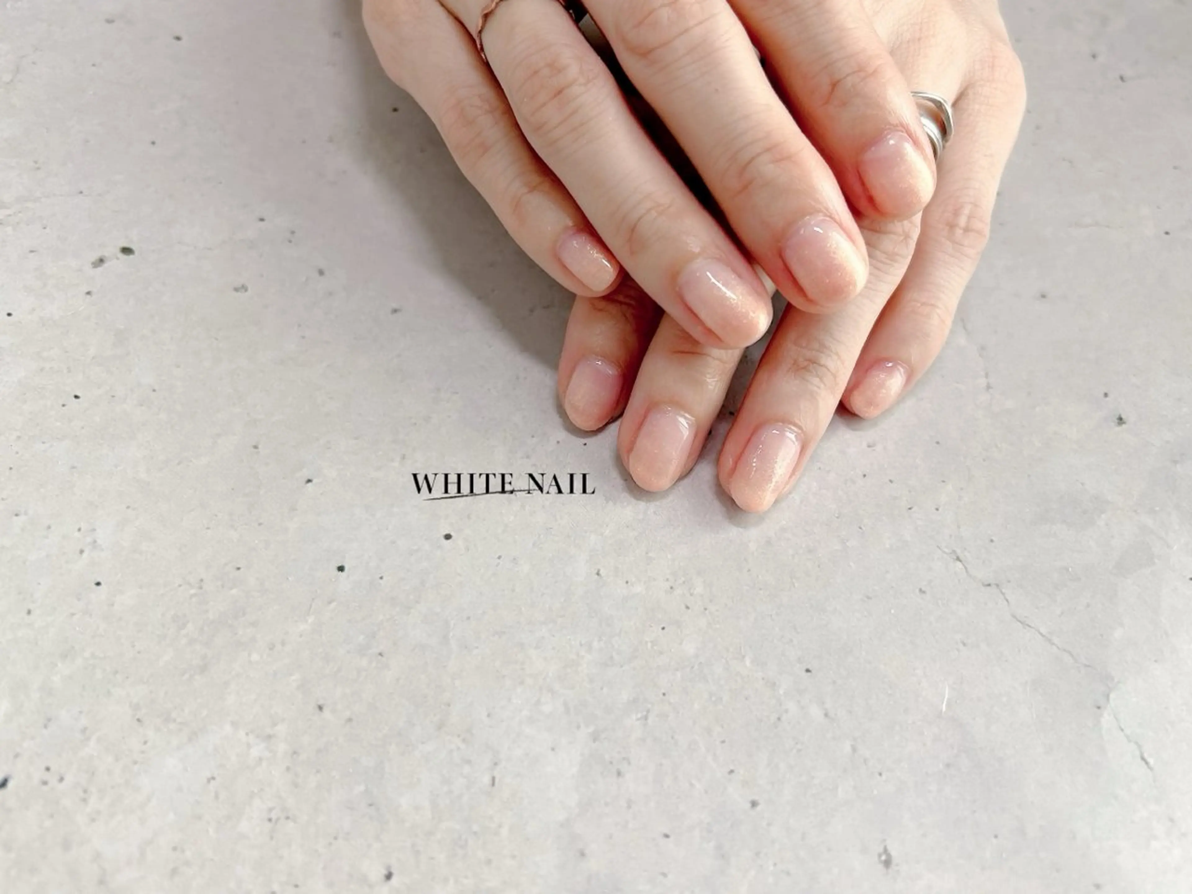 ネイル グラデーション WHITE NAIL ホワイトネイルのネイルデザイン