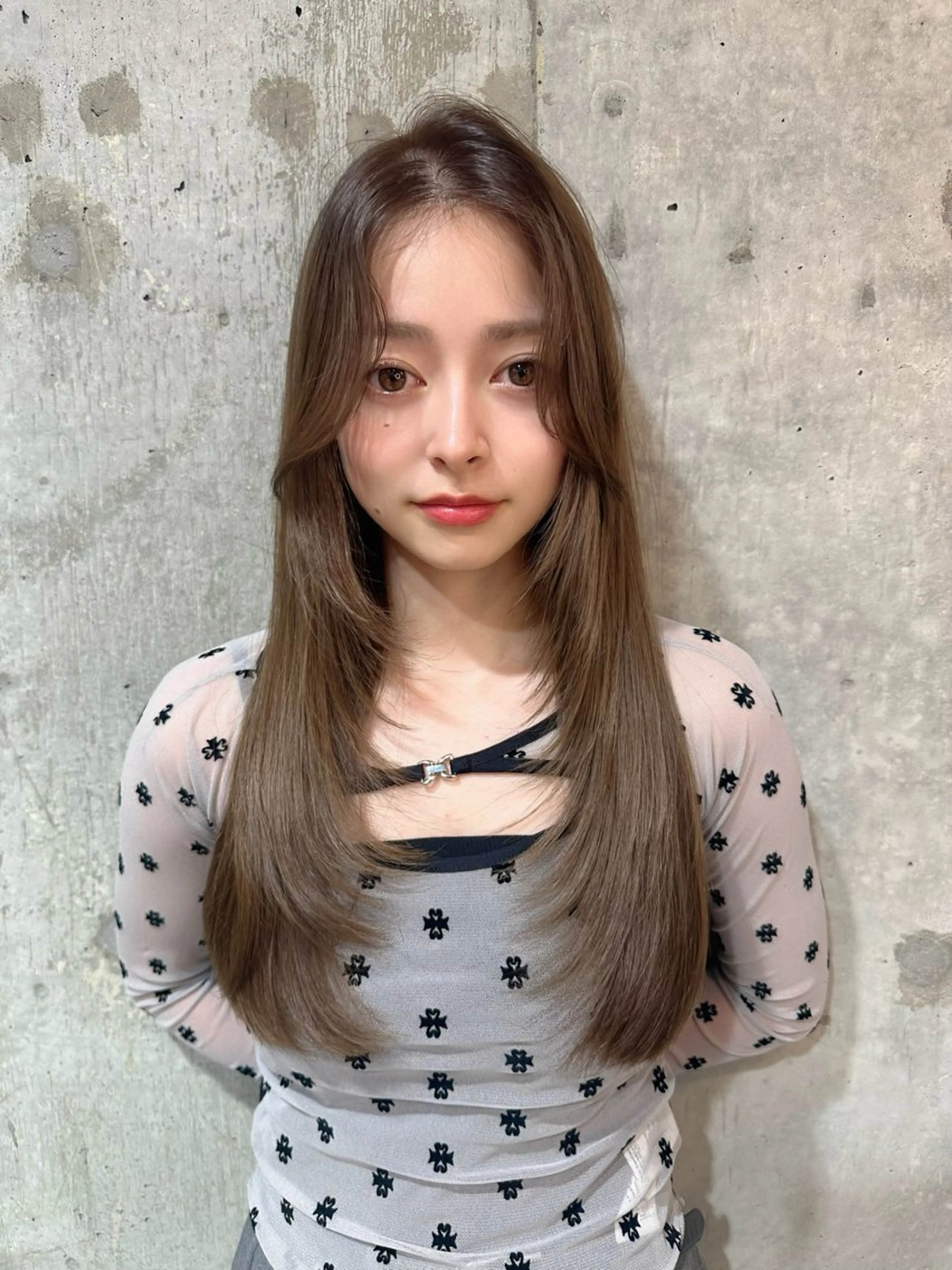 セミロング レイヤーカット カット トリートメント 韓国レイヤー/透明感 カラー/髪質改善角所のヘアスタイル