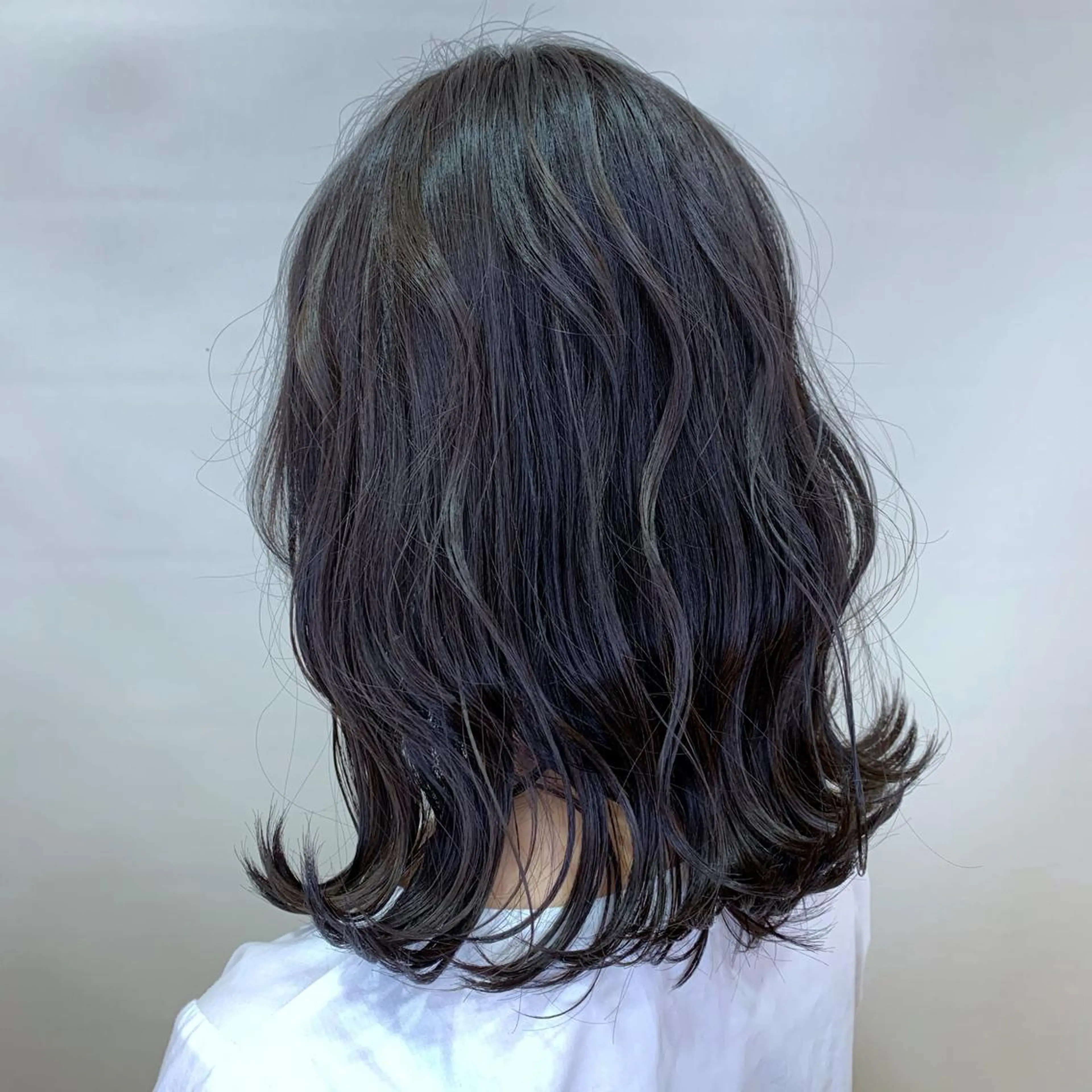 セミロング カラー 透明感カラー 安齋 大樹 /くびれショートのヘアスタイル