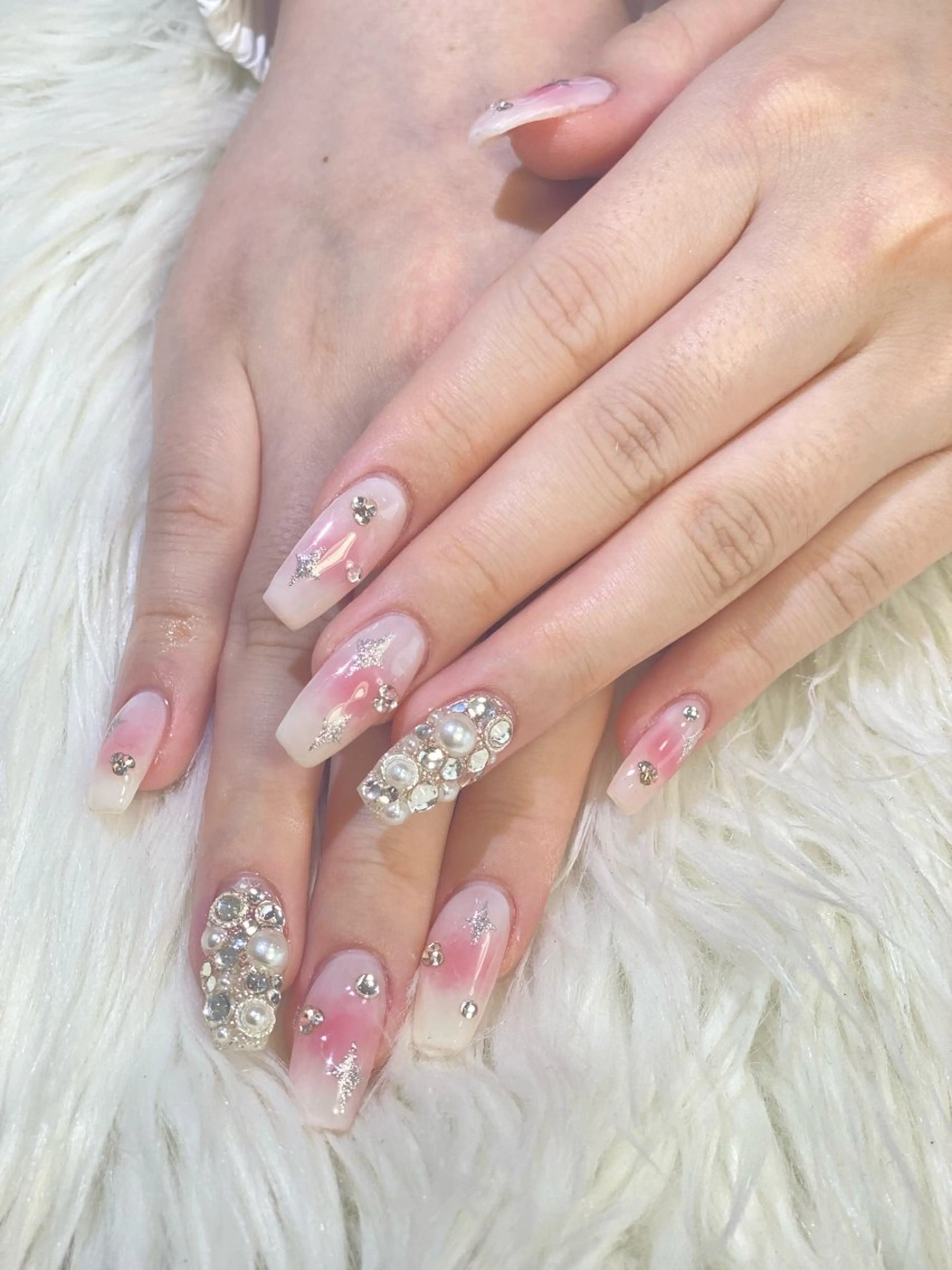 ネイル チークネイル キラキラネイル 春ネイル Esthetic Will所属・will 有希のネイルデザイン