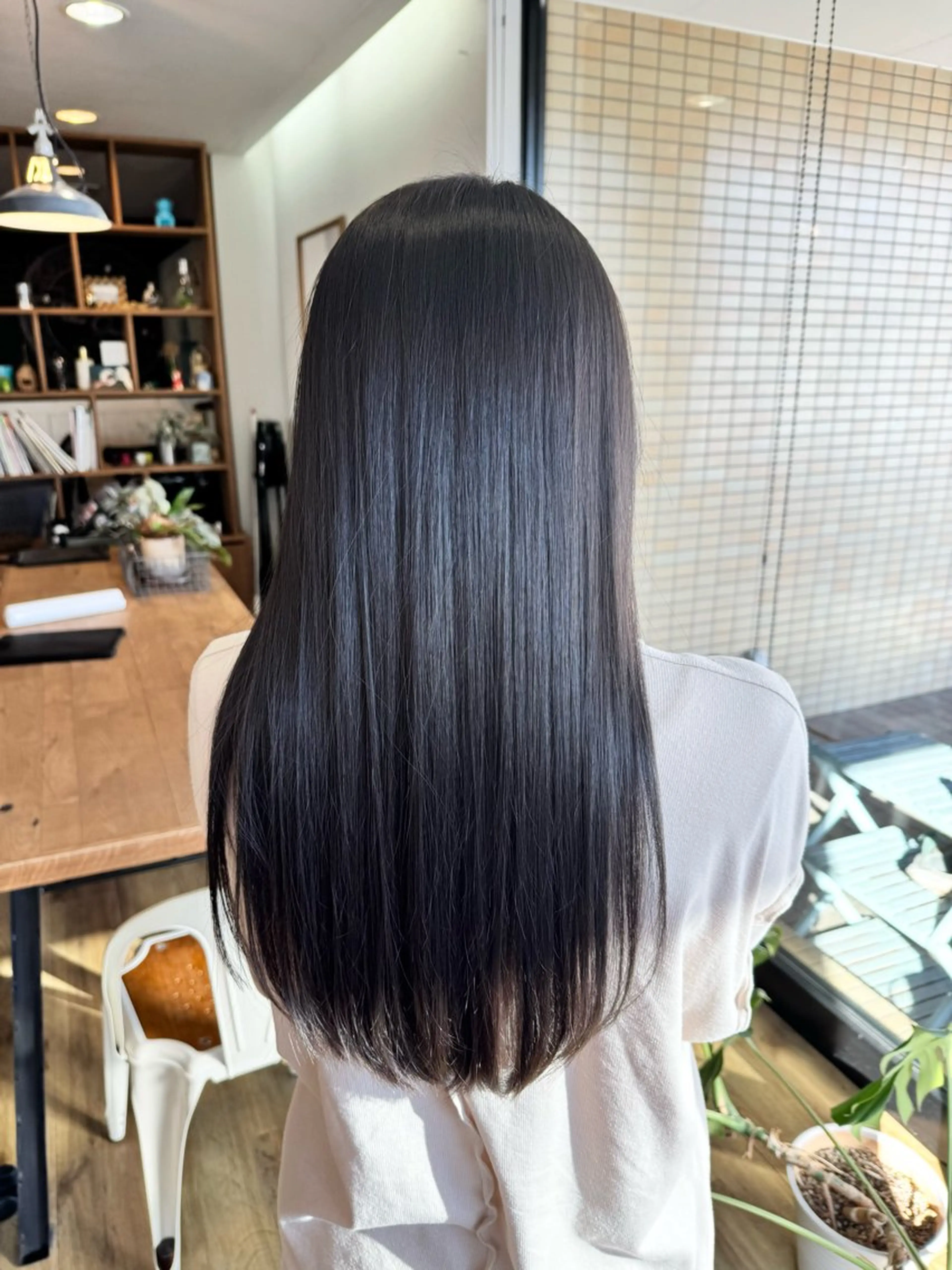 ロング カラー アッシュ ヘアカラー トリートメント ツキダテ ユイのヘアスタイル