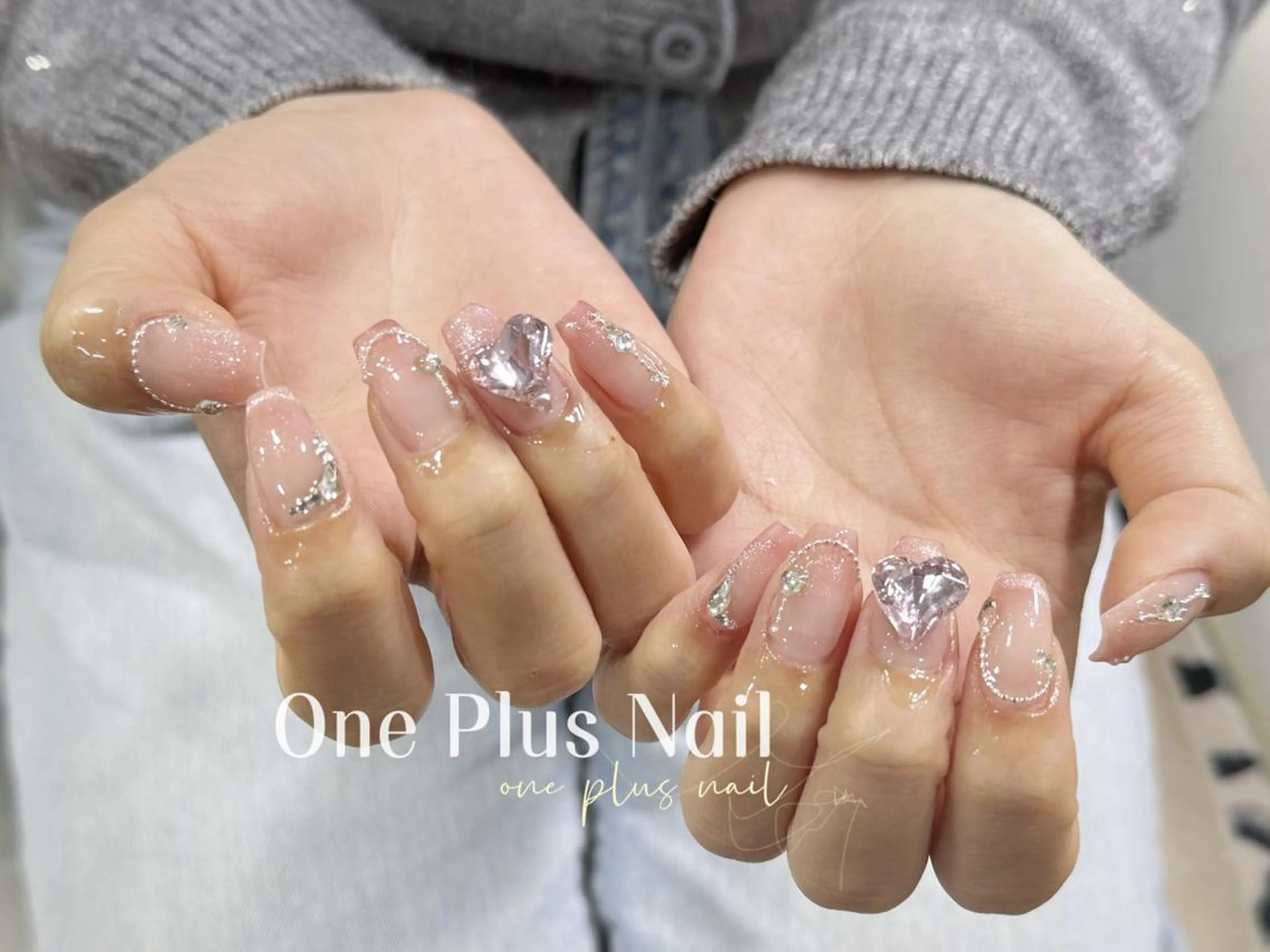 ネイル ハート キラキラネイル 韓国ネイル ロングネイル 持ち込み One Plus Nail Salonのネイルデザイン