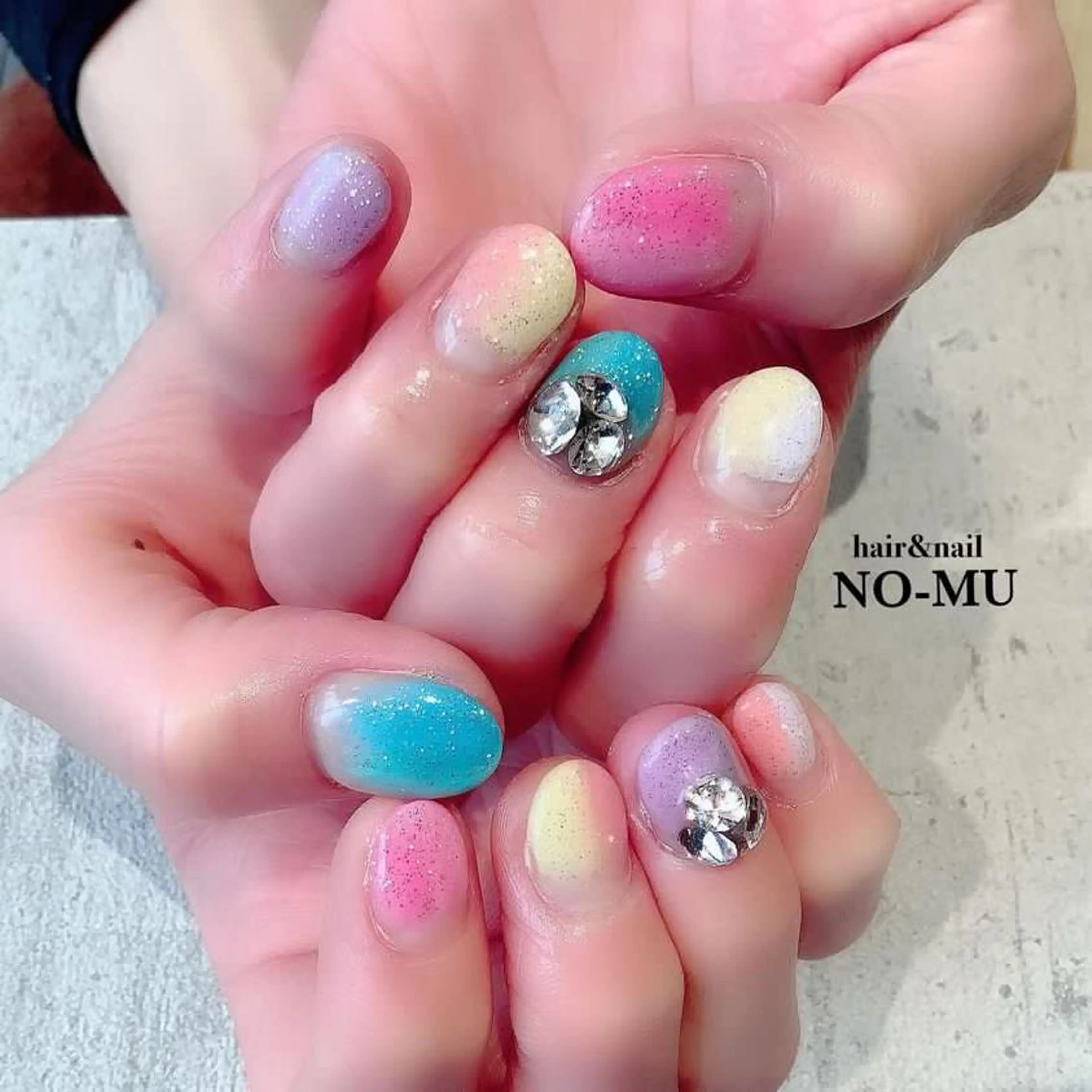 ネイル ストーンネイル ハンドネイル hair&nail NO-MU所属・hair&nail NO-MUのネイルデザイン