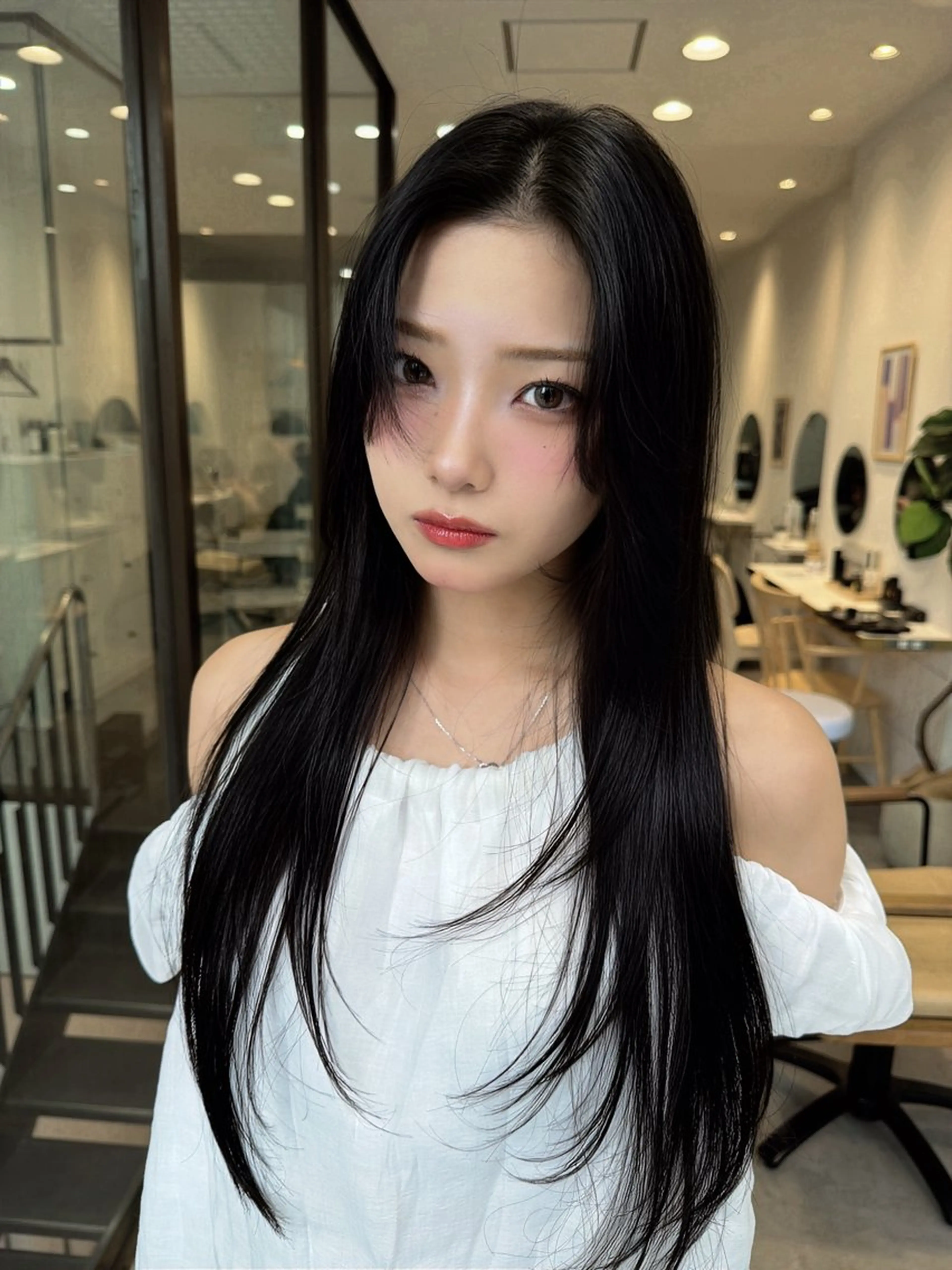 ロング カラー ブリーチ 透明感カラー ブリーチなしカラー 顔まわりレイヤー ハッシュカット カット ヘアカラー トリートメント 韓国レイヤー/透明感 ／ハッシュカットのヘアスタイル