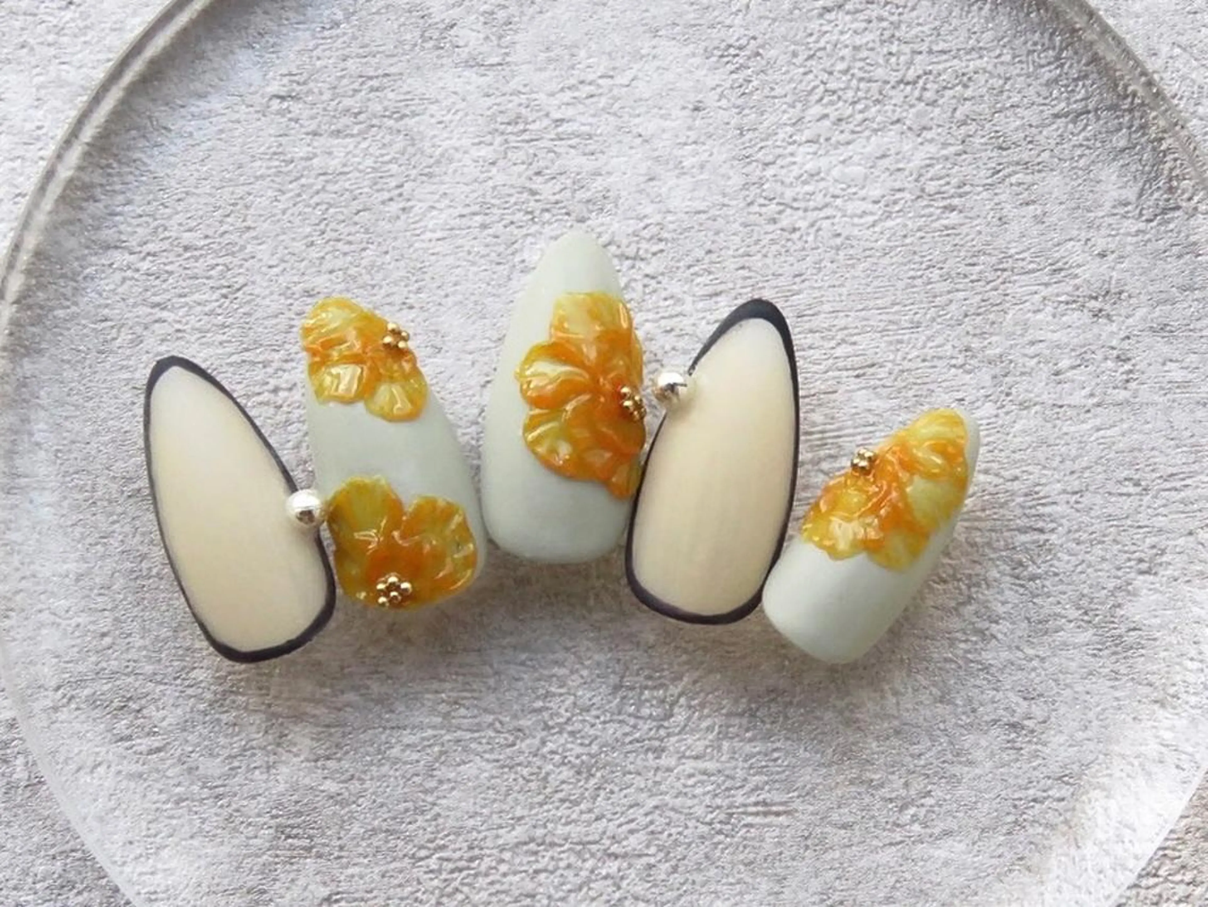 ネイル ONIKA Nail 青山通り店所属・ONIKA Nail 表参道A4🦋2分のネイルデザイン