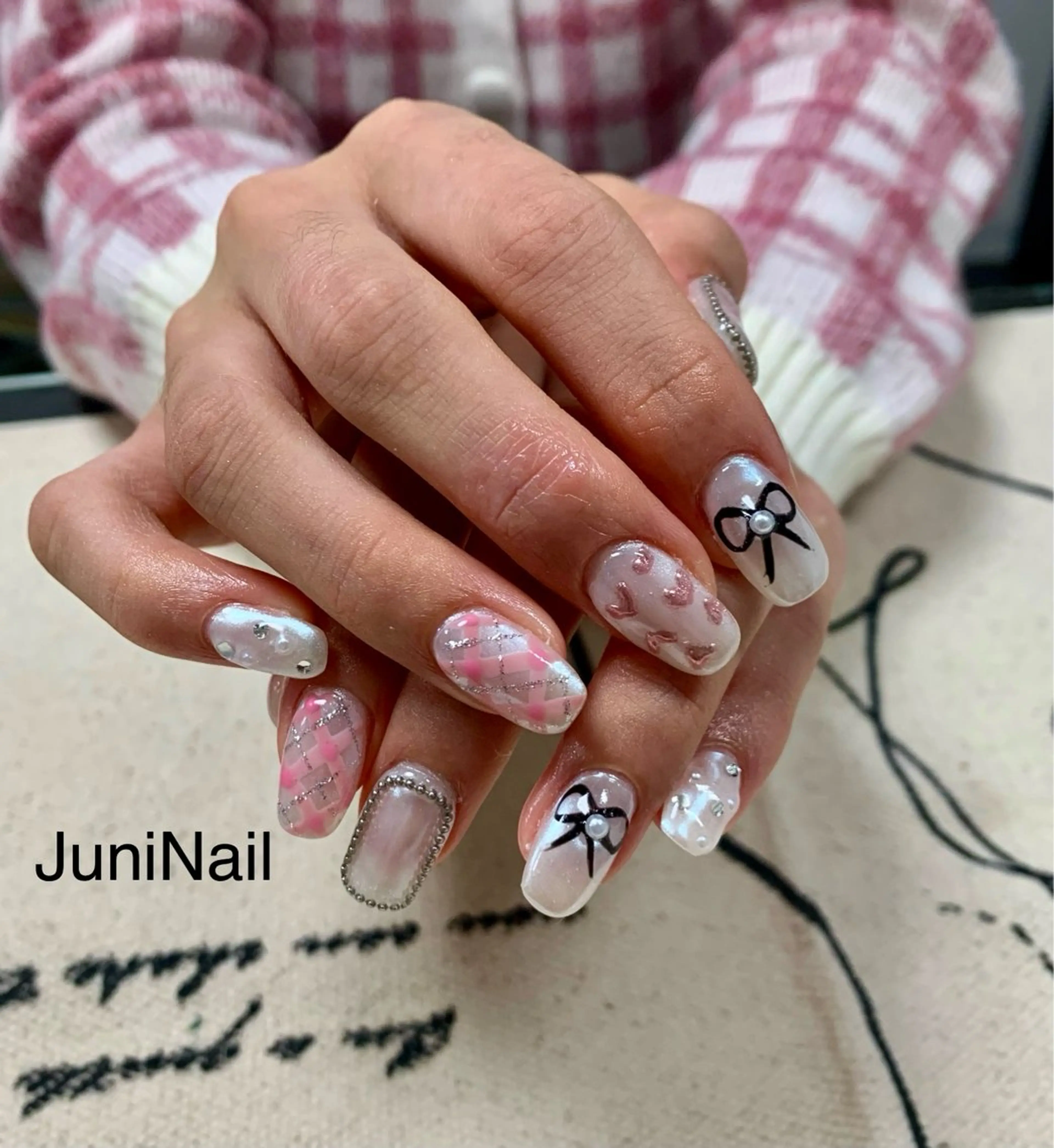 ネイル オーロラネイル フラッシュネイル 氷ネイル・うるうるネイル キラキラネイル 韓国ネイル ハンドネイル JuniNail 주니네일🇰🇷suのネイルデザイン