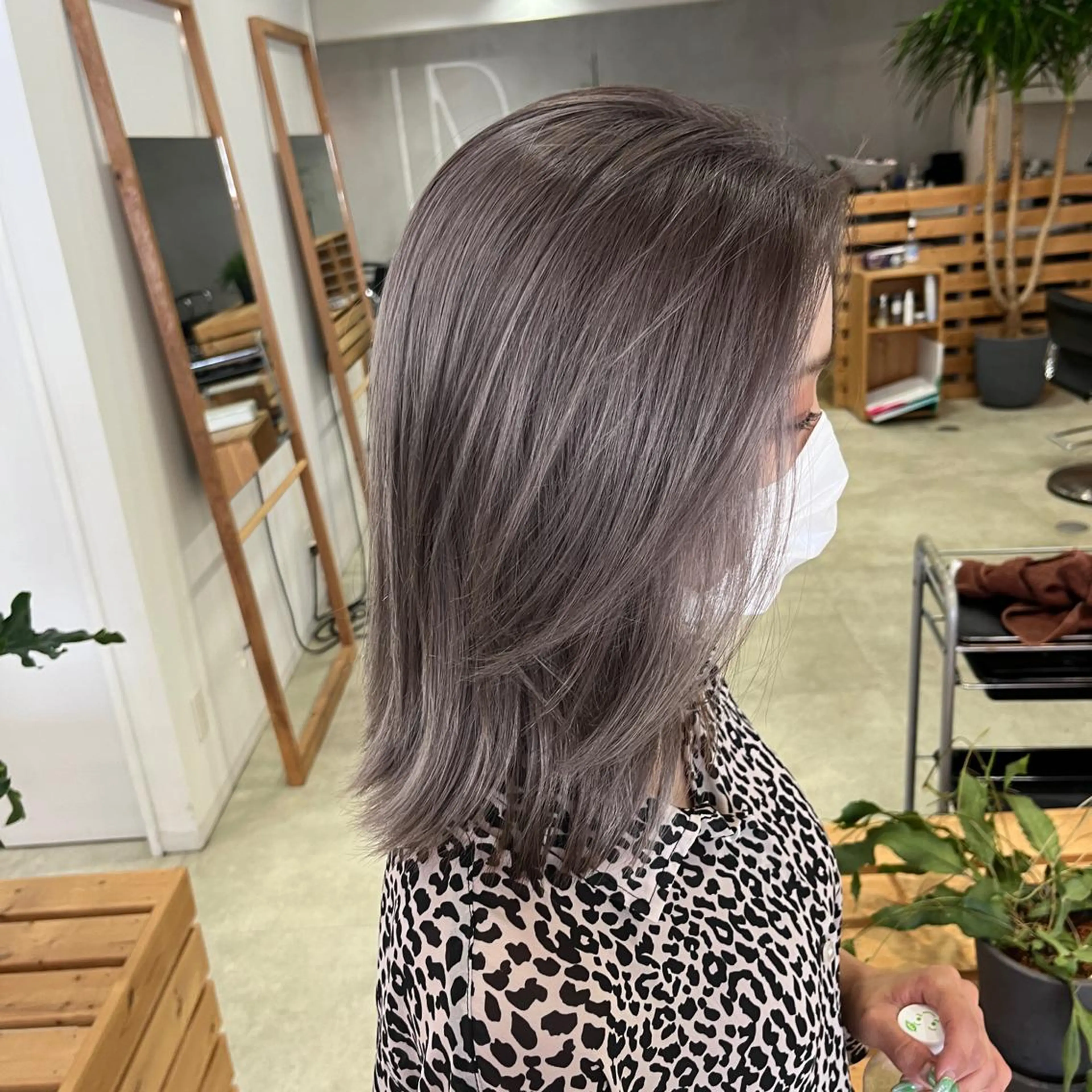 ミディアム アッシュ 外国人風カラー ハイライト 髪質改善 韓国風ヘア カット ヘアカラー トリートメント hoNua. 栄/透明感カラーのヘアスタイル