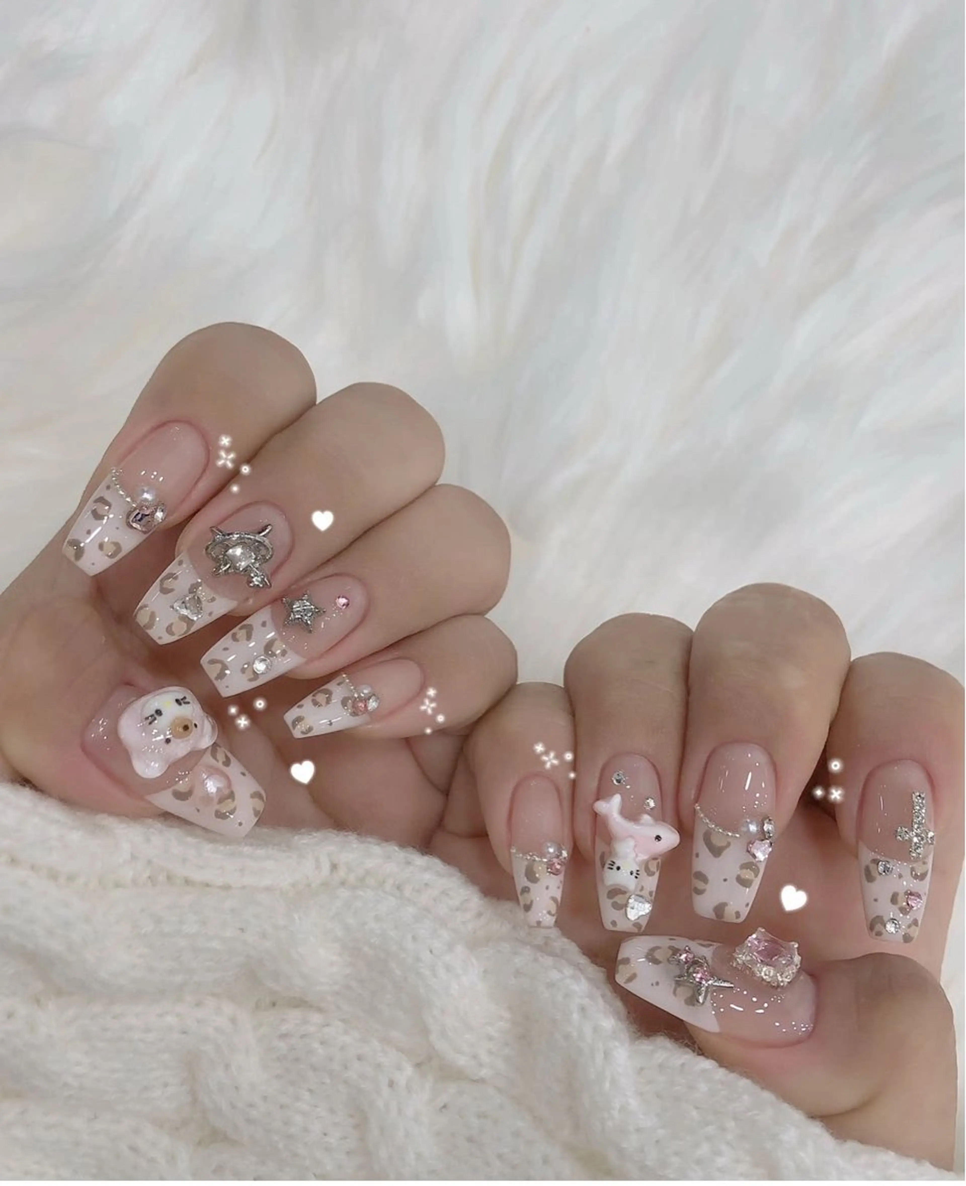 ネイル アニマル柄 オーロラネイル チークネイル フラッシュネイル ジェルネイル ハンドネイル Lina所属・Lina Nail Salonのネイルデザイン