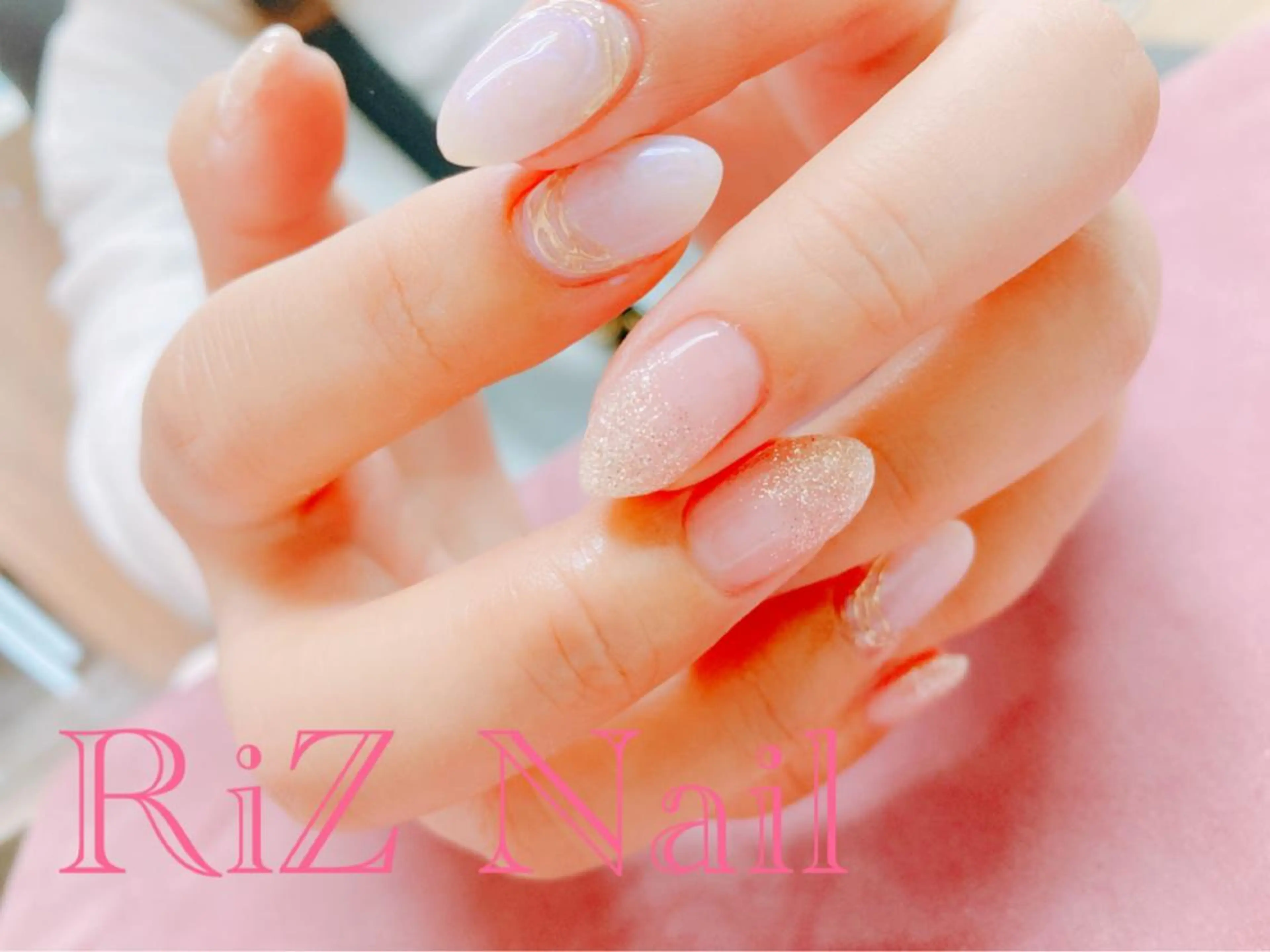 ネイル グラデーション ラメ(グリッター) ラメグラデーション ホワイト RiZ nail salonのネイルデザイン