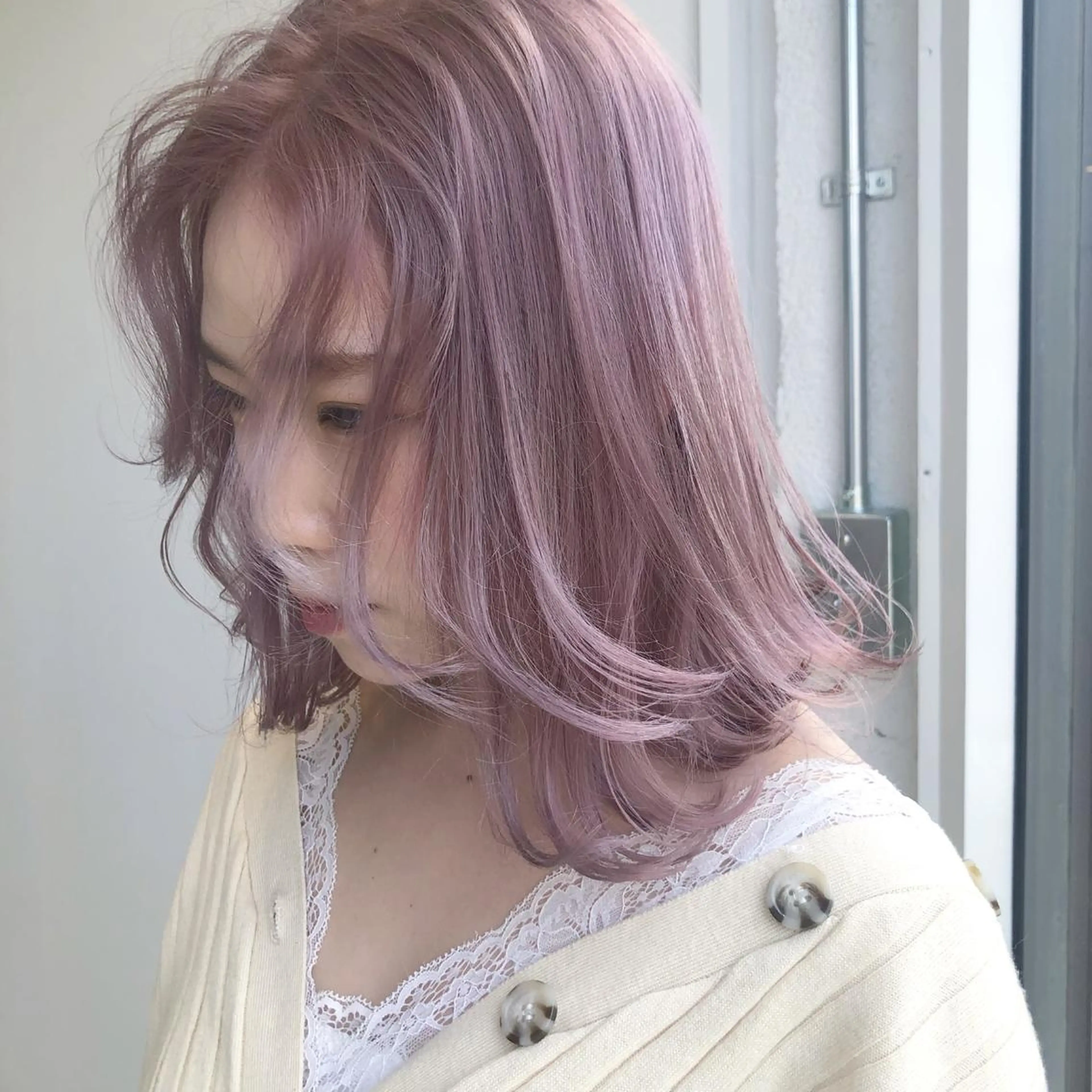 セミロング カラー イルミナカラー ピンクカラー ホワイトピンク ORIKA 美容室のヘアスタイル