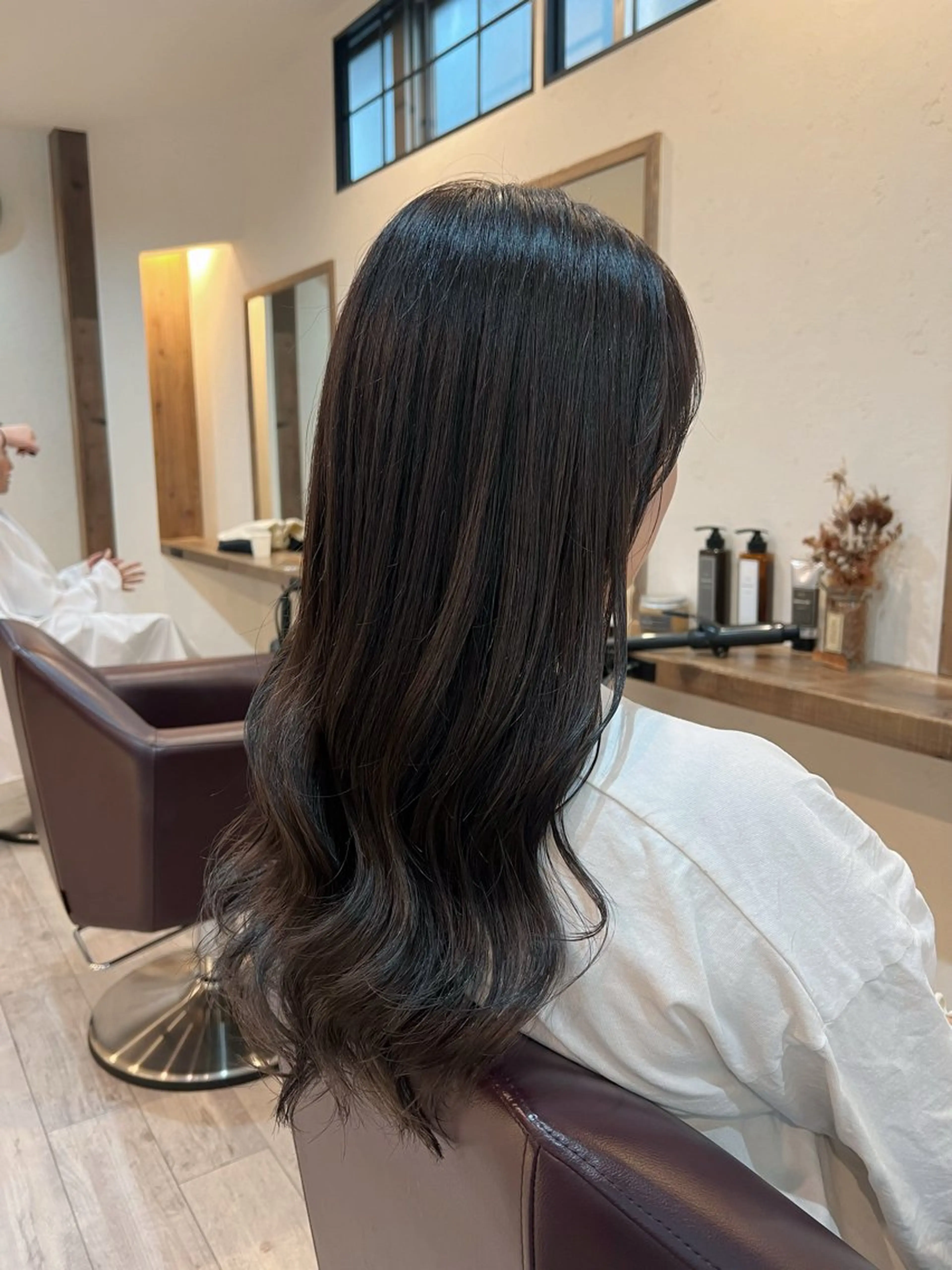 ロング カラー 透明感カラー グレージュ ラベンダーカラー ラベンダーグレージュ ラベンダーグレー ヘアカラー トリートメント 工藤 梨花のヘアスタイル