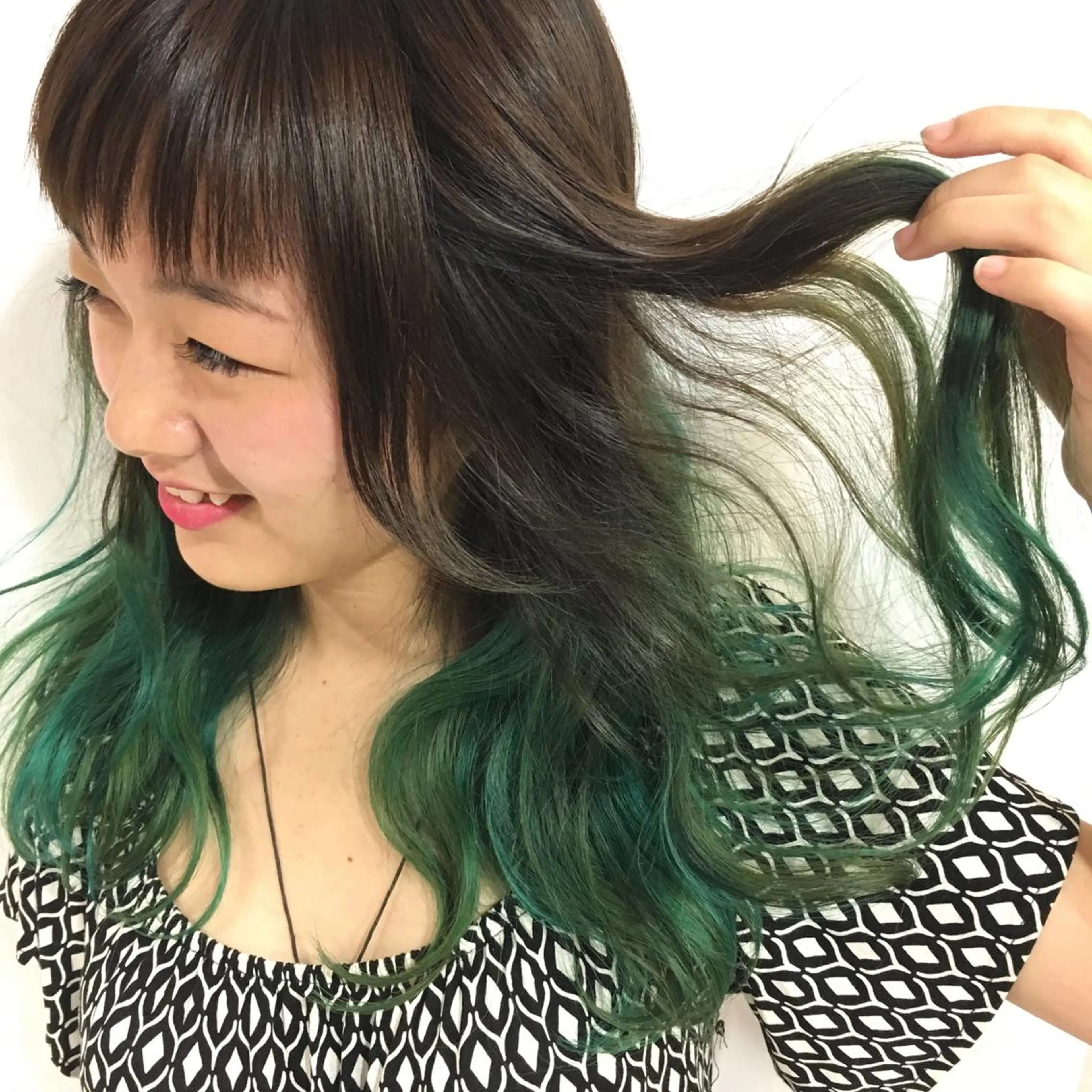セミロング カラー ブラウンカラー グラデーションカラー ハイライトカラー ハイライト circus by KENJE 町田店のヘアスタイル