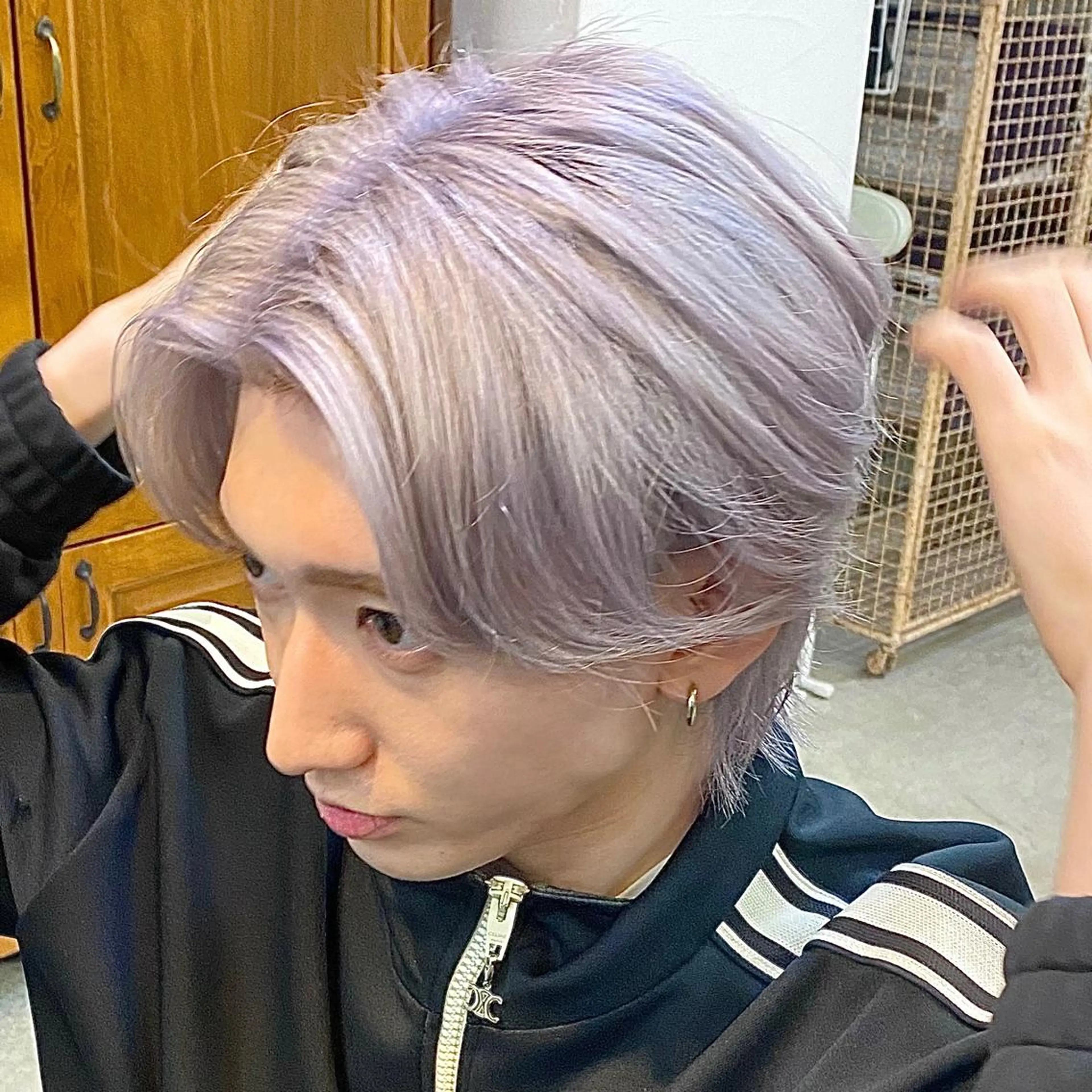 ショート カラー メンズ メンズブリーチ センターパート ブリーチ シルバー ホワイトシルバー カット ヘアカラー トリートメント Vicke所属・メンズ特化/韓国風 ❤️‍🔥吉野あいかのヘアスタイル