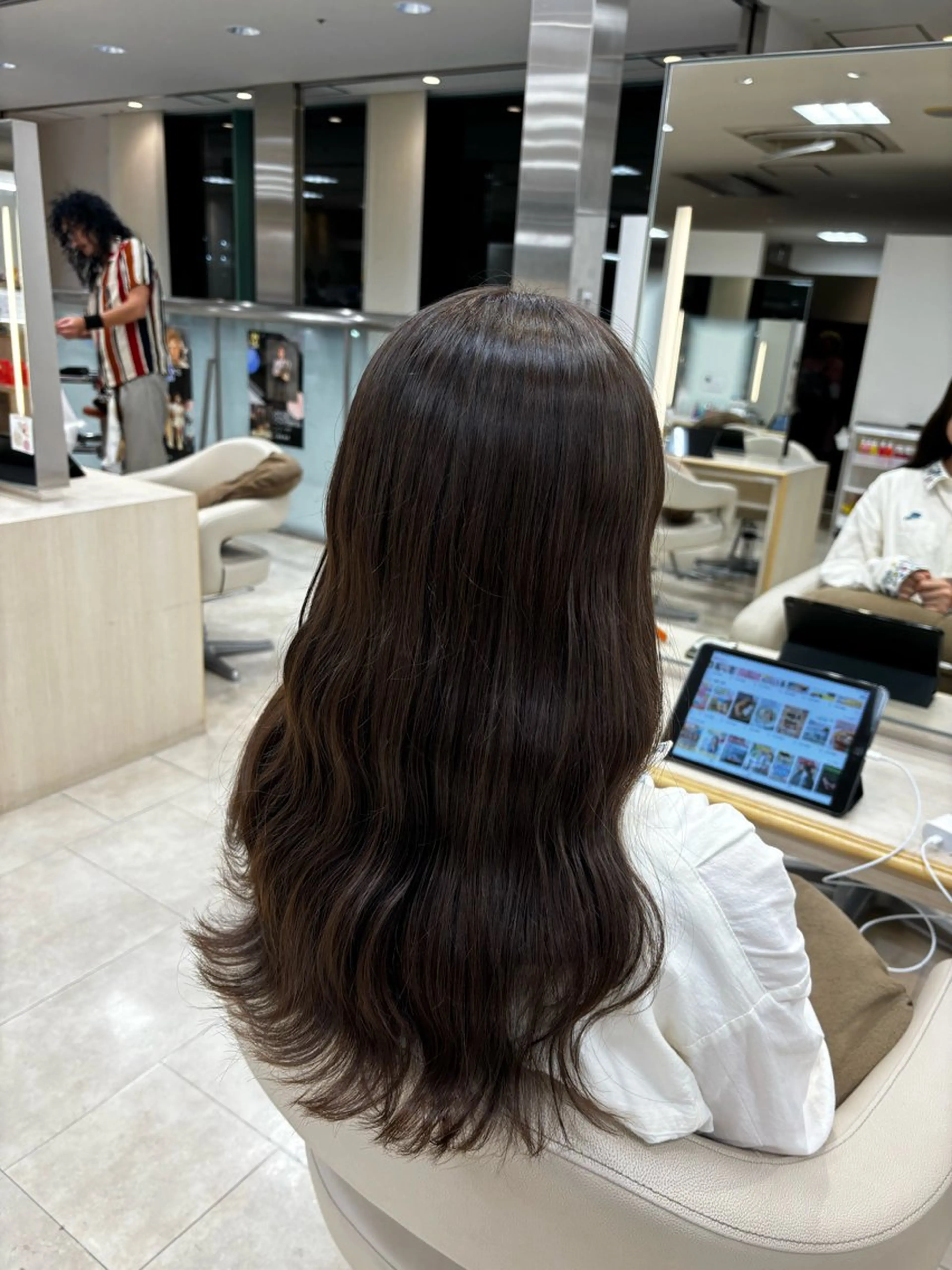 ロング カット 推し活/韓国/ブリー チカラーminamiのヘアスタイル