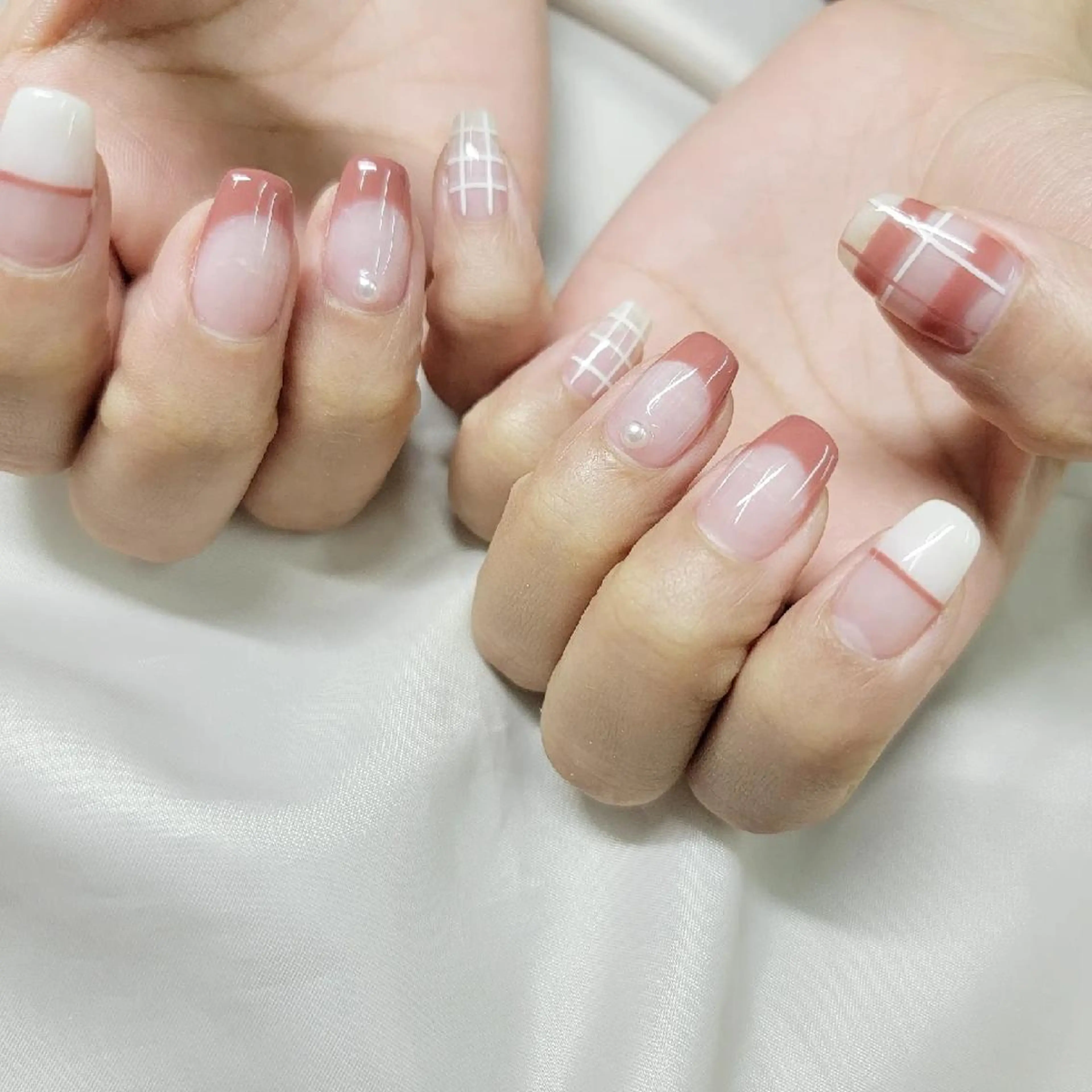 ネイル フレンチネイル ハンドネイル みよし市 nail salon*pomnal.co所属・Shimada Harukaのネイルデザイン