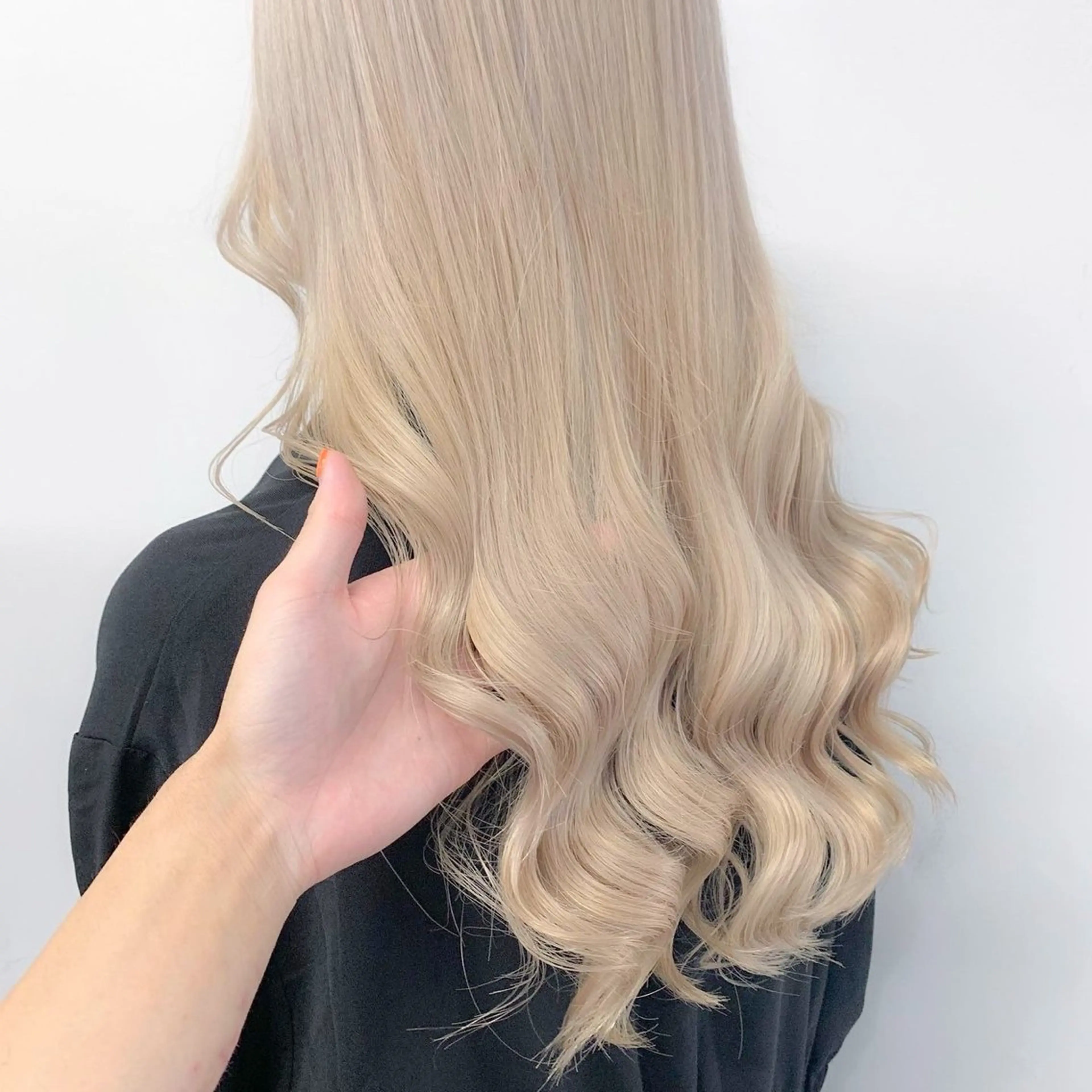 ロング ヘアカラー 大人上品🤍明るめ ベージュ🤍REOのヘアスタイル