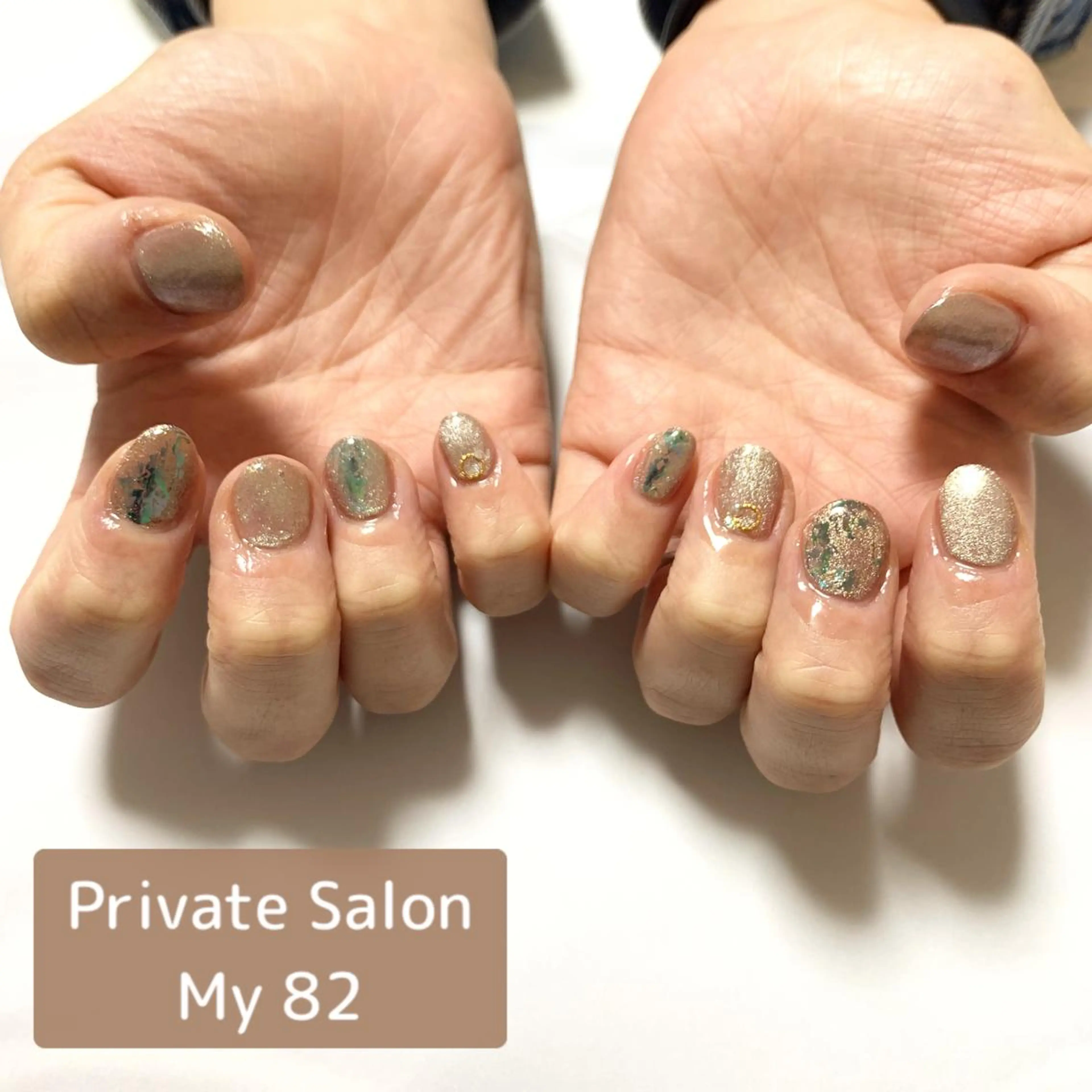 ネイル ジェルネイル ゴールド キラキラネイル ラメ(グリッター) マグネットネイル ハンドネイル Private Sa lon  MARLOのネイルデザイン
