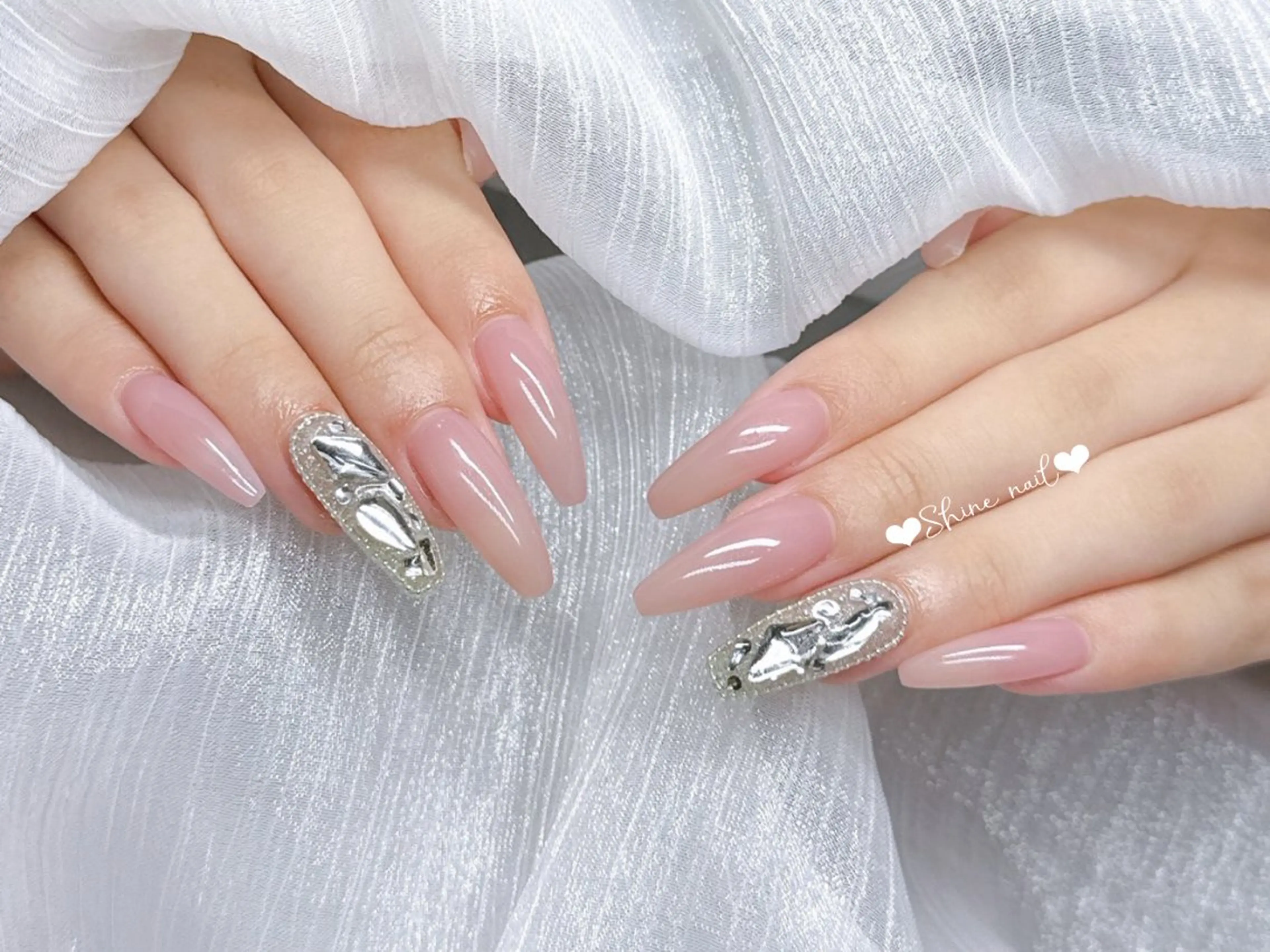 ネイル ハンドネイル 〜Shine Nail〜【サイナネイル】パラジェル／ 長さだし／持ち込み／ワンホン／フィルイン所属・サイナ🎀 長さだし&デザインのネイルデザイン