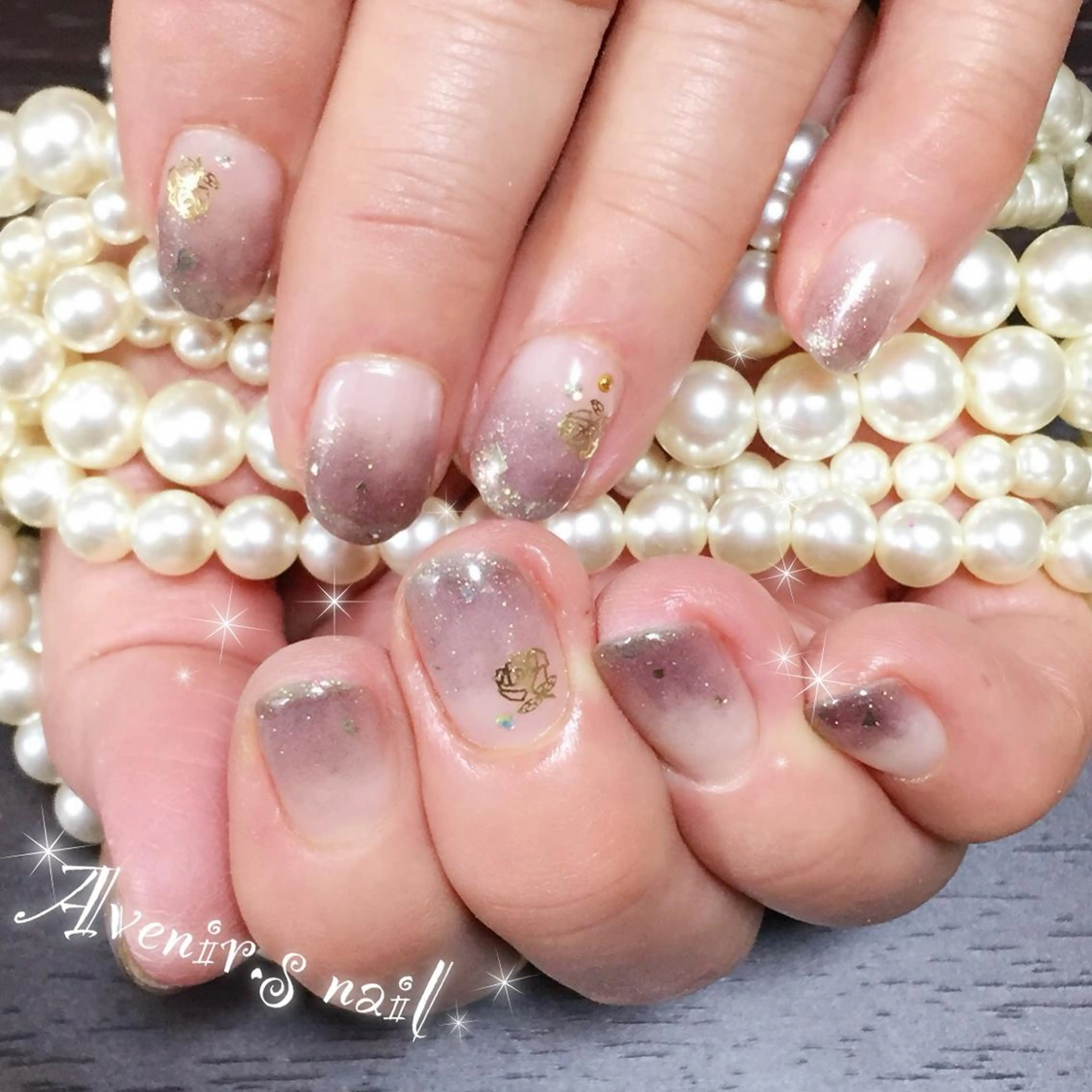 ネイル グラデーション ラメ(グリッター) ラメグラデーション Home Salon Avenir.のネイルデザイン