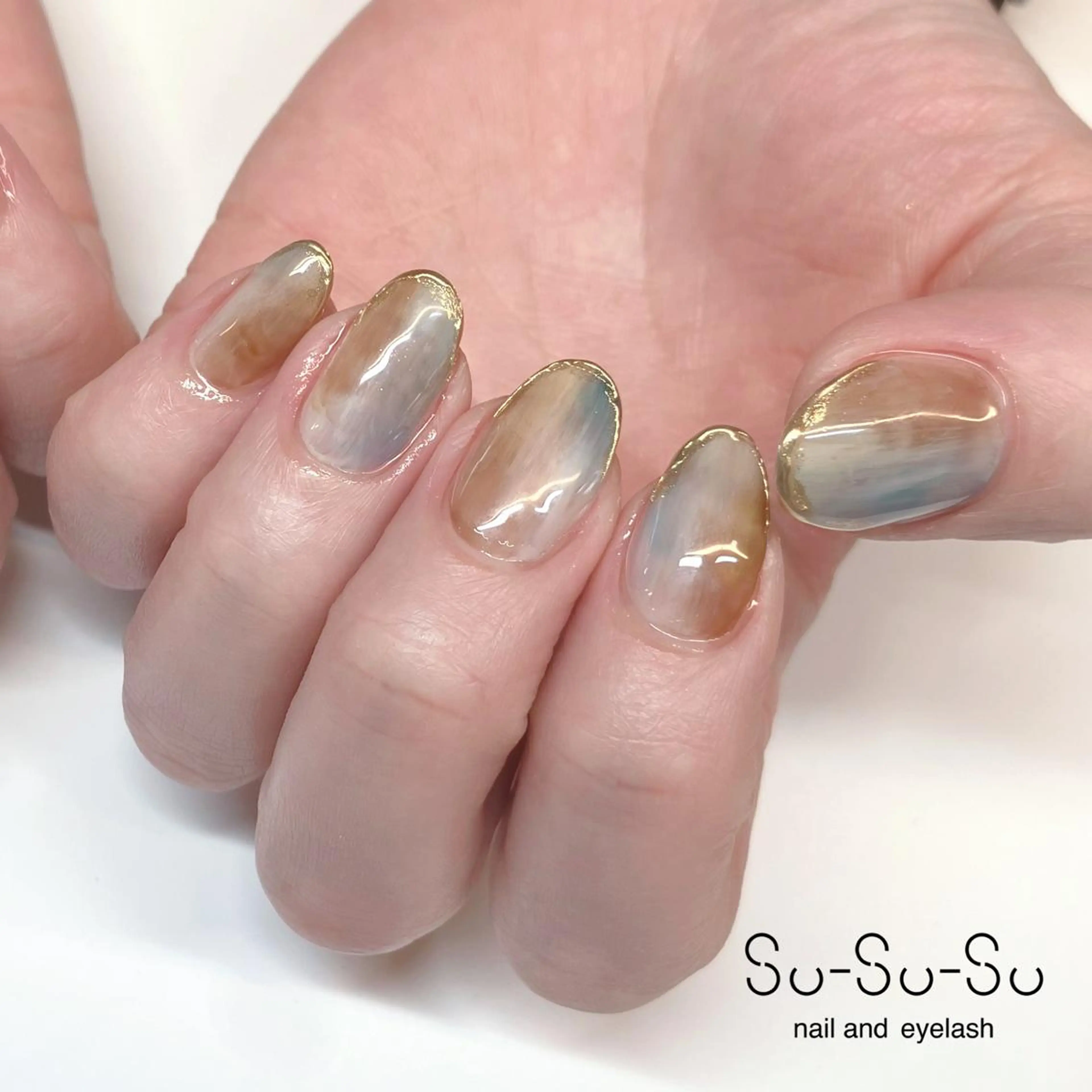 ミディアム ハンドネイル sususu. shiomiのネイルデザイン
